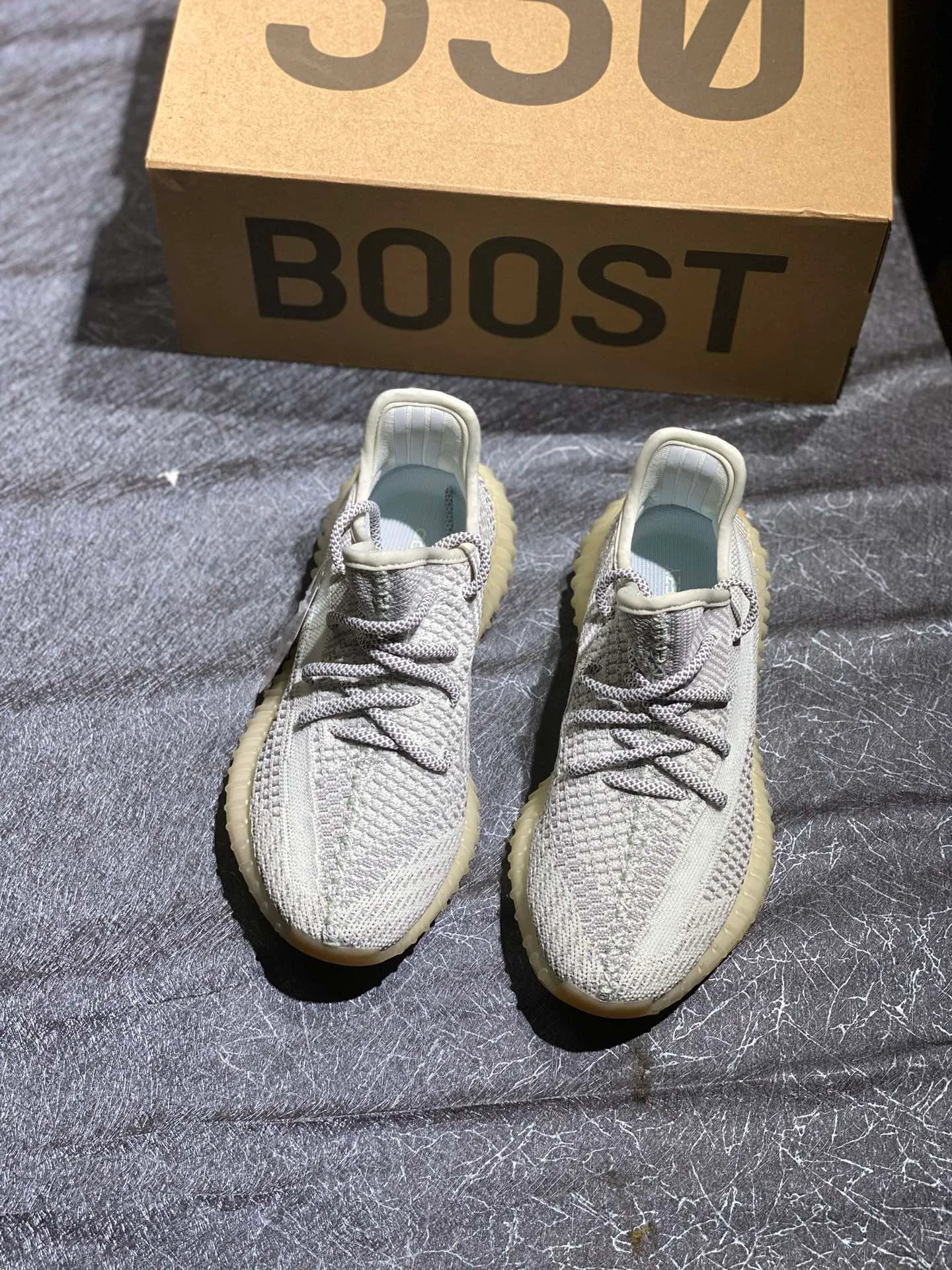 Кроссовки Женские Yeezy 17326257