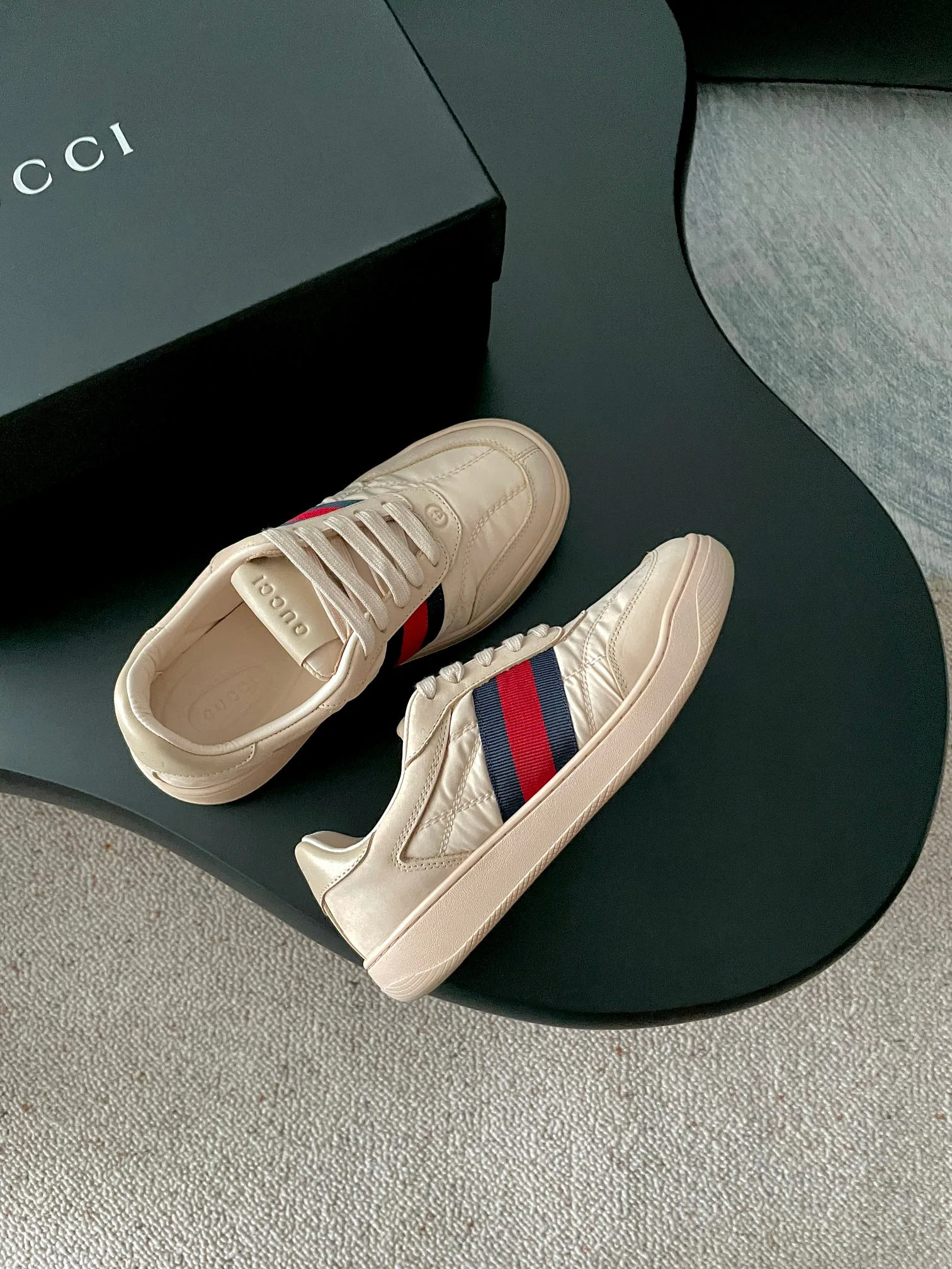 Кроссовки Женские Gucci 18766073