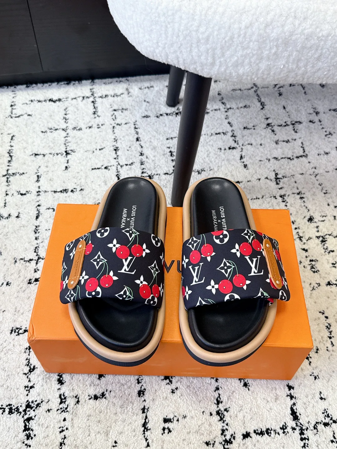 Шлепанцы Женские Louis Vuitton 1752826