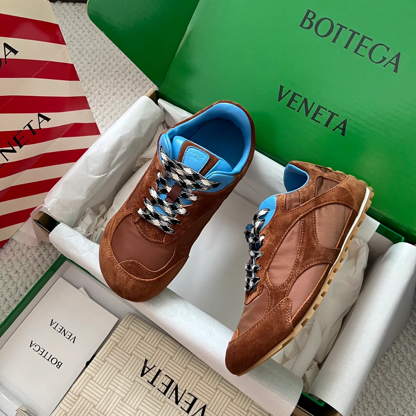 Кроссовки Женские Bottega Veneta 11565916