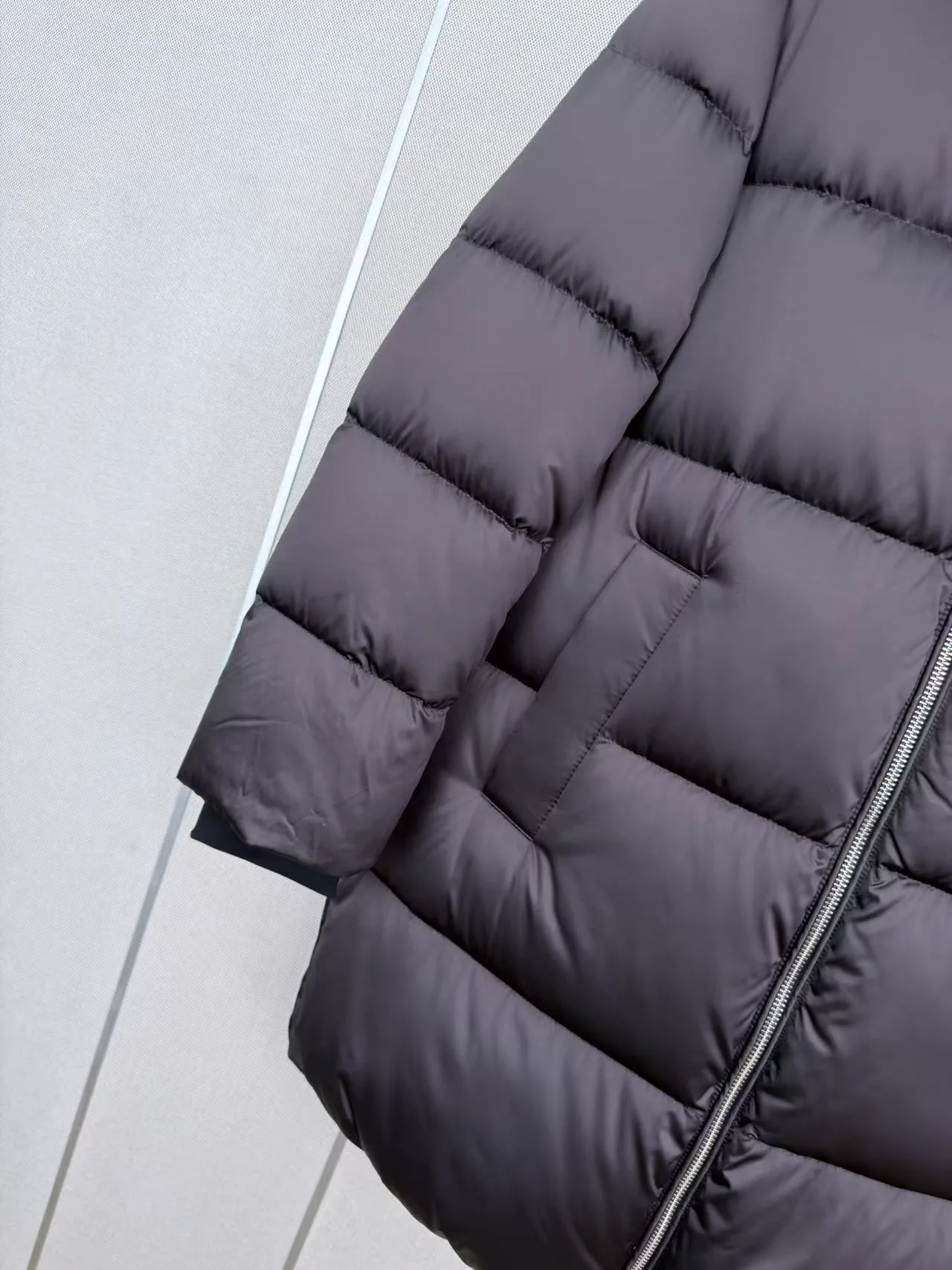 Куртки И Пуховики Женские Prada 18600979