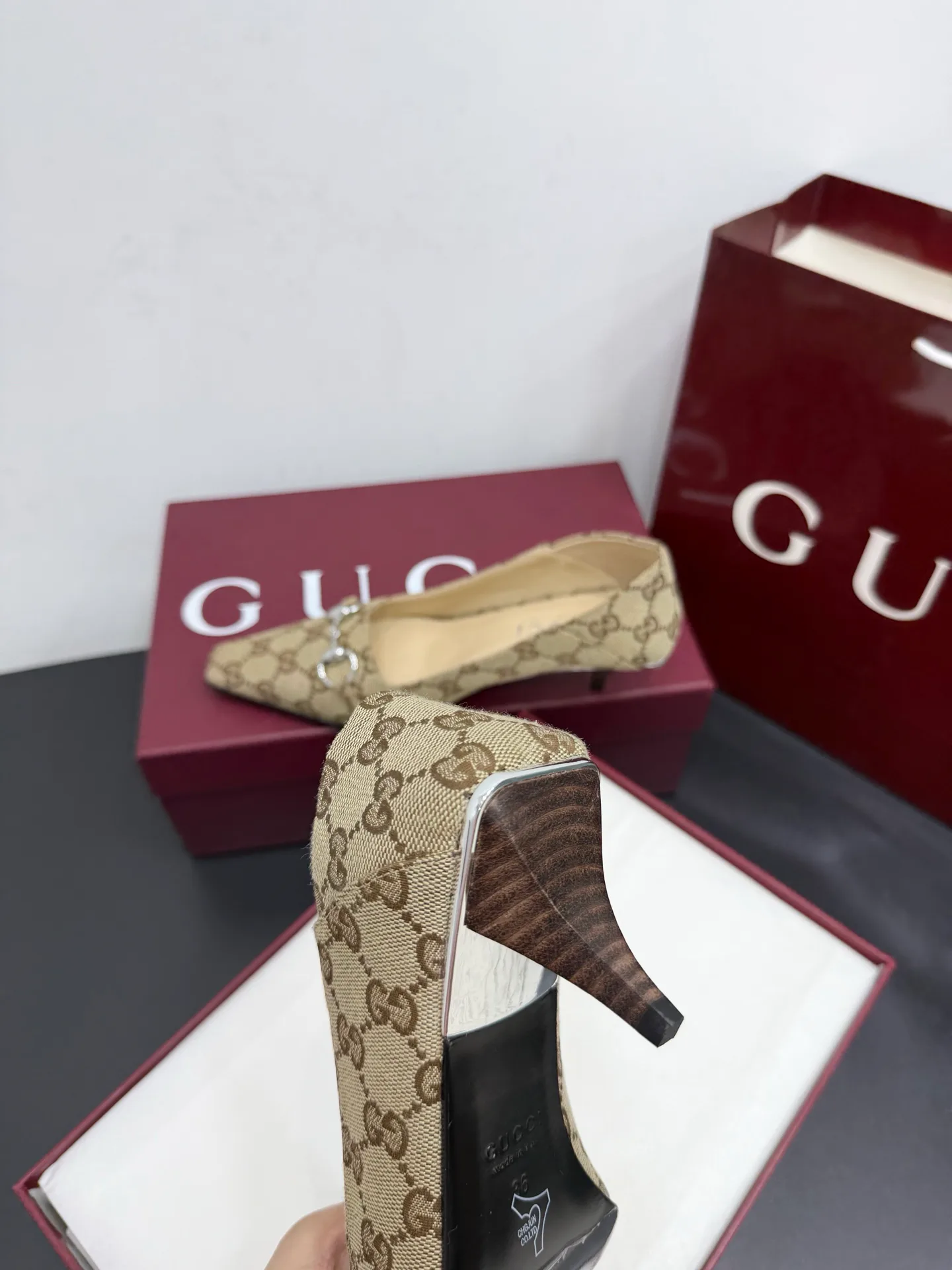 Туфли Женские Gucci 882802