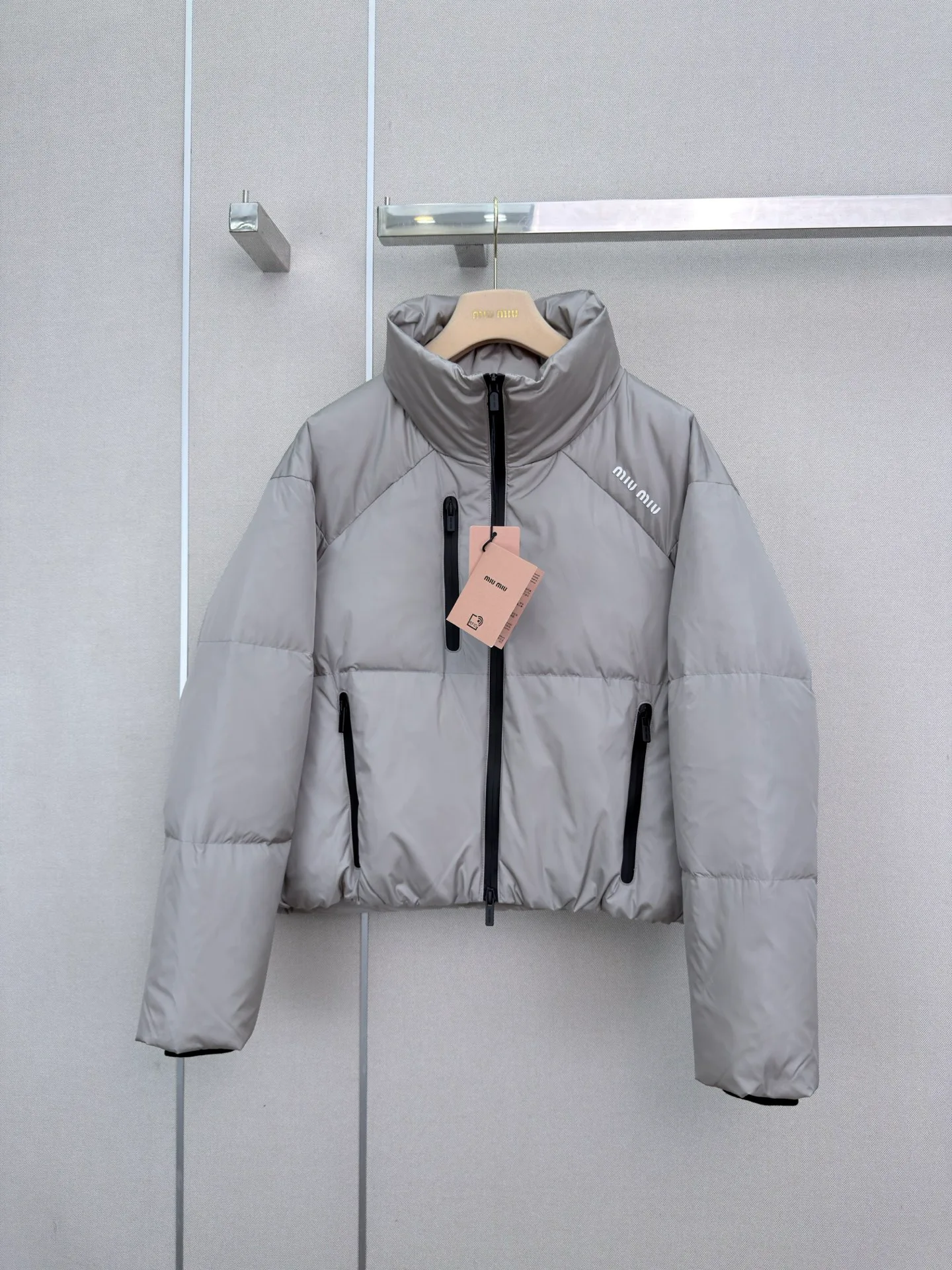 Куртки И Пуховики Женские Miu Miu 18108739