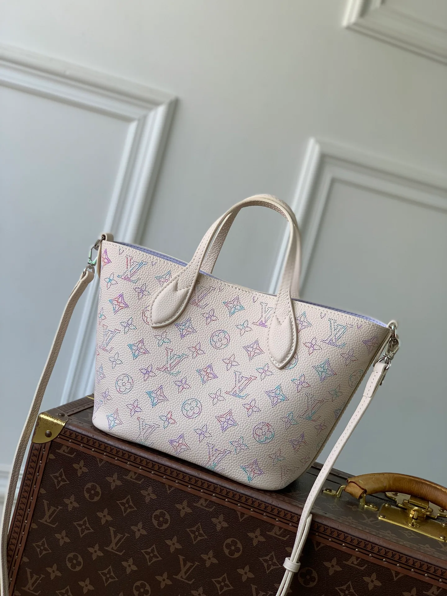 Классические Сумки Женские Louis Vuitton 18147477