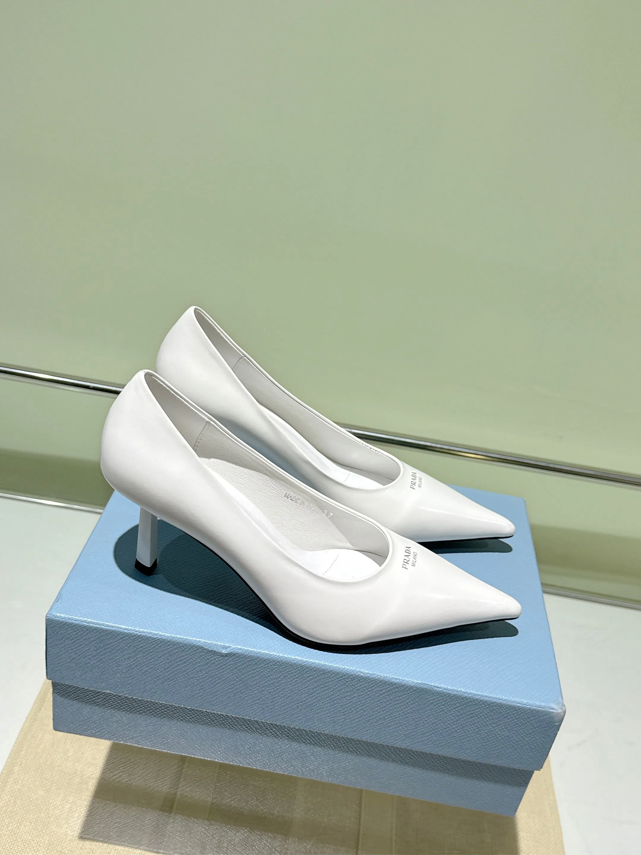 Туфли Женские Prada 18083947
