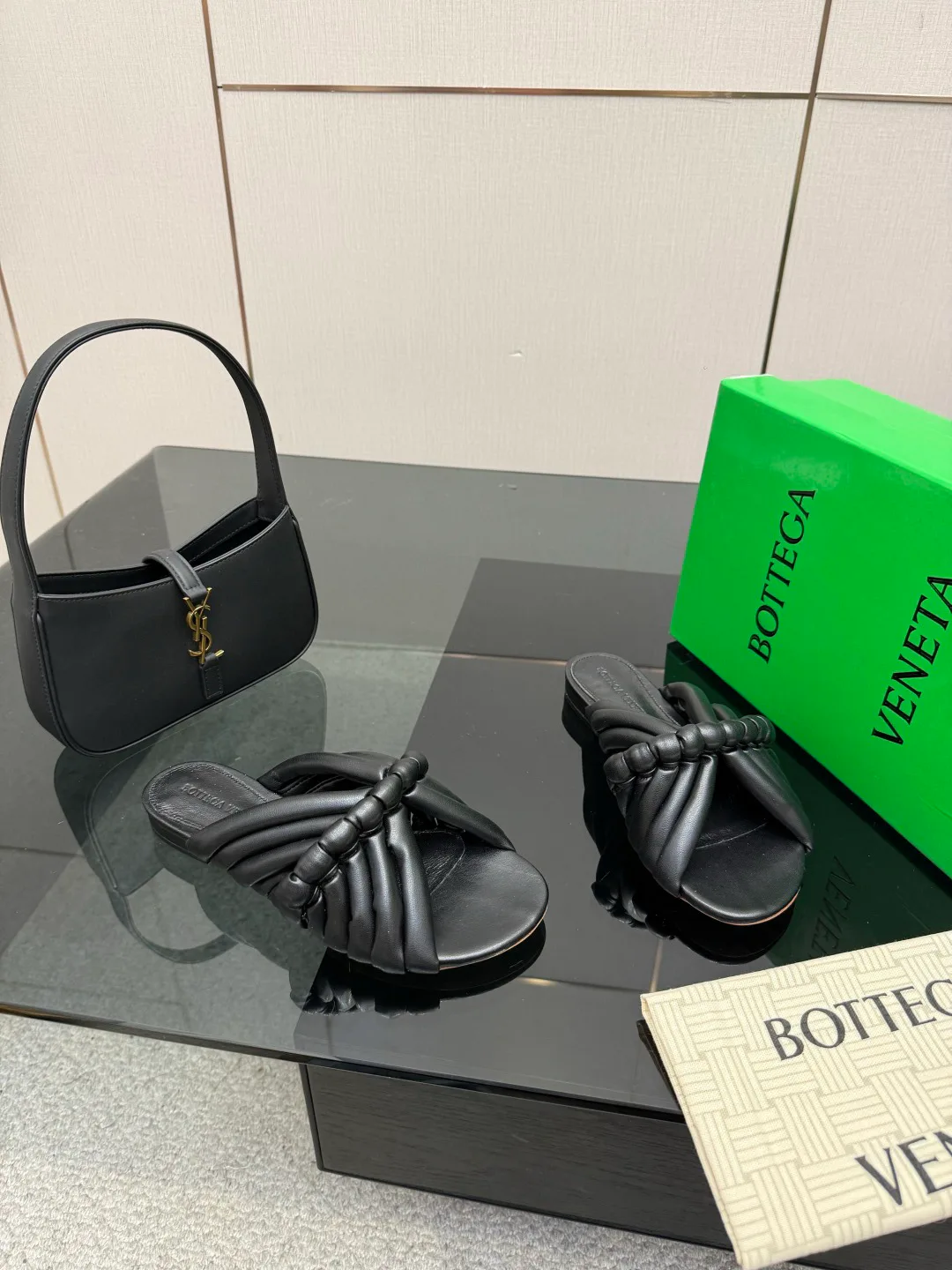 Шлепанцы Женские Bottega Veneta 9632682