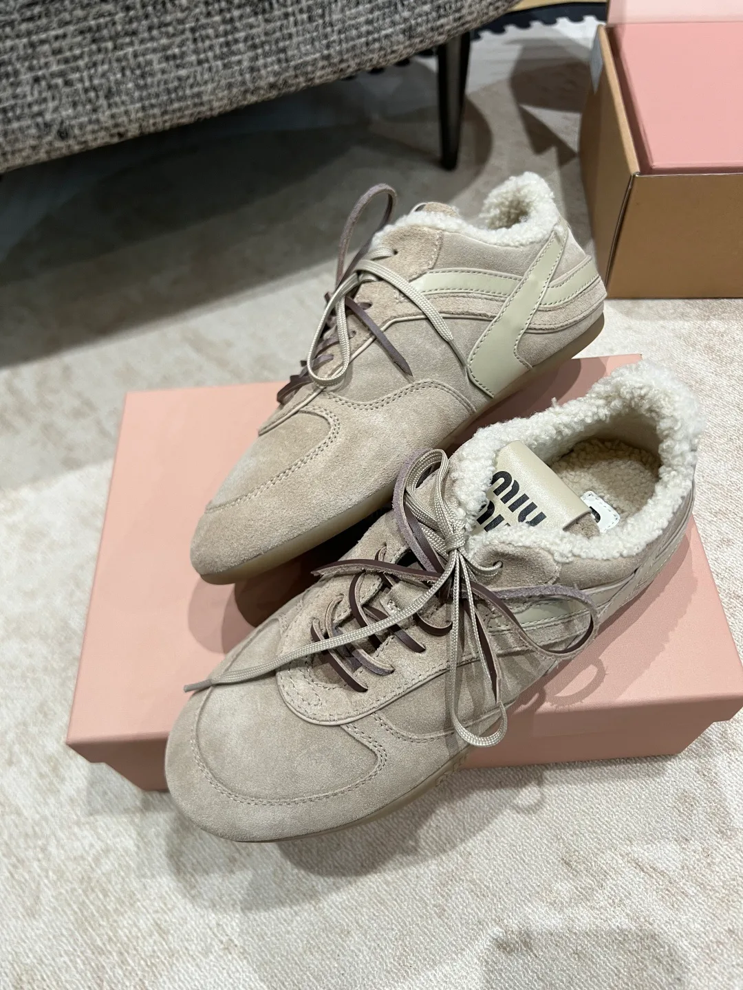 Кроссовки Женские Miu Miu 18592406