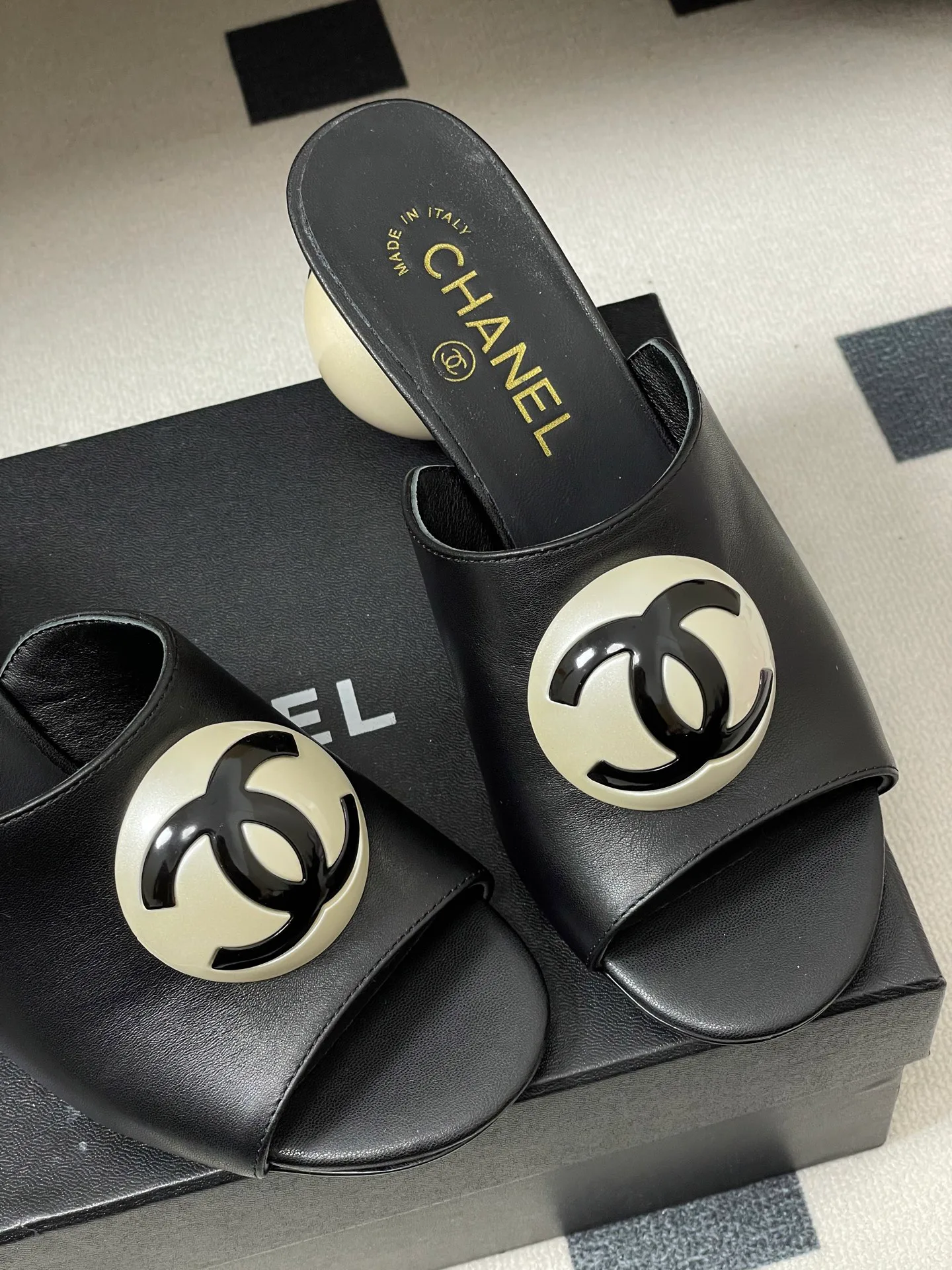 Босоножки Женские Chanel 10993916