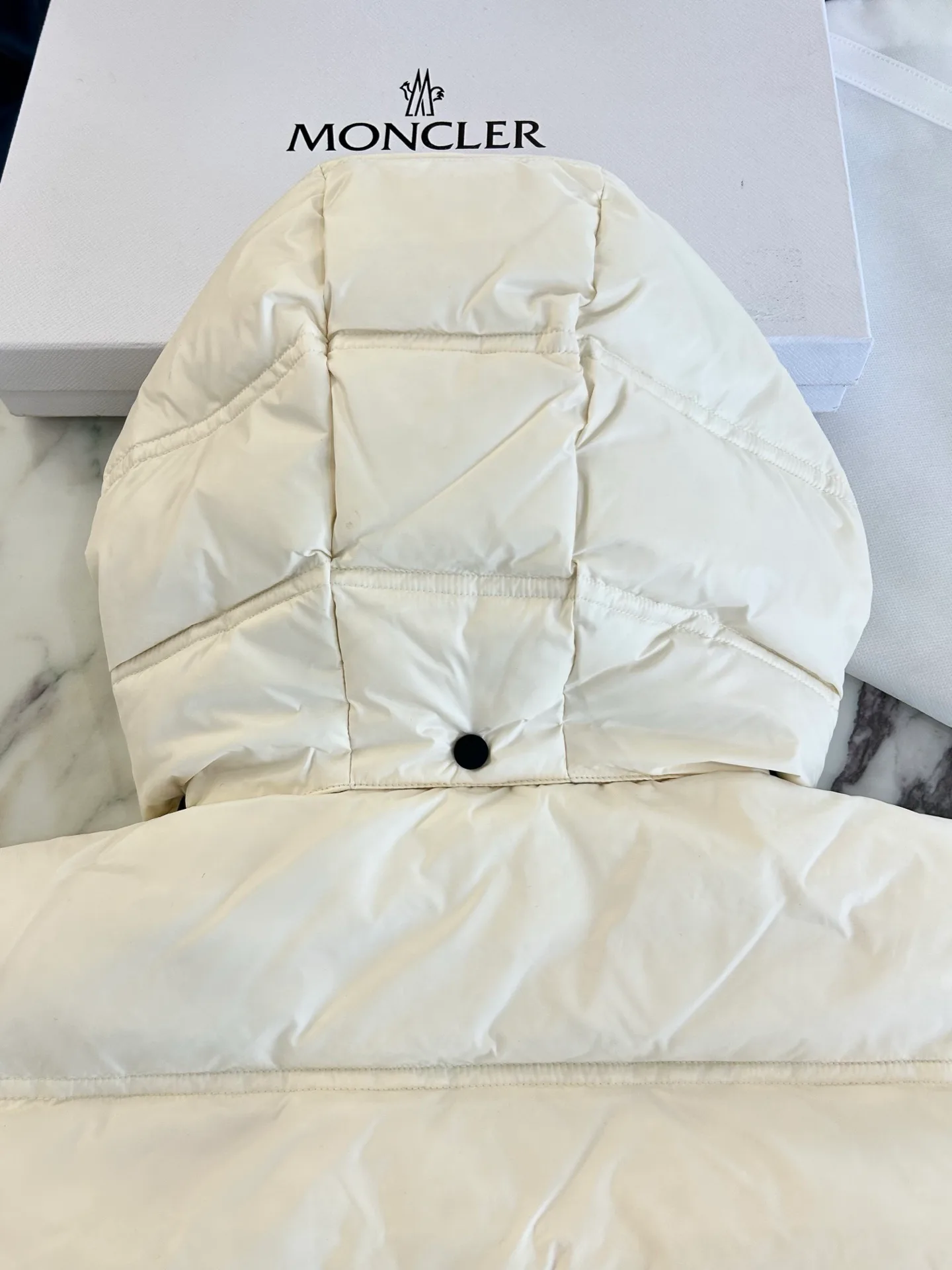 Жилеты Женские Moncler 17904509