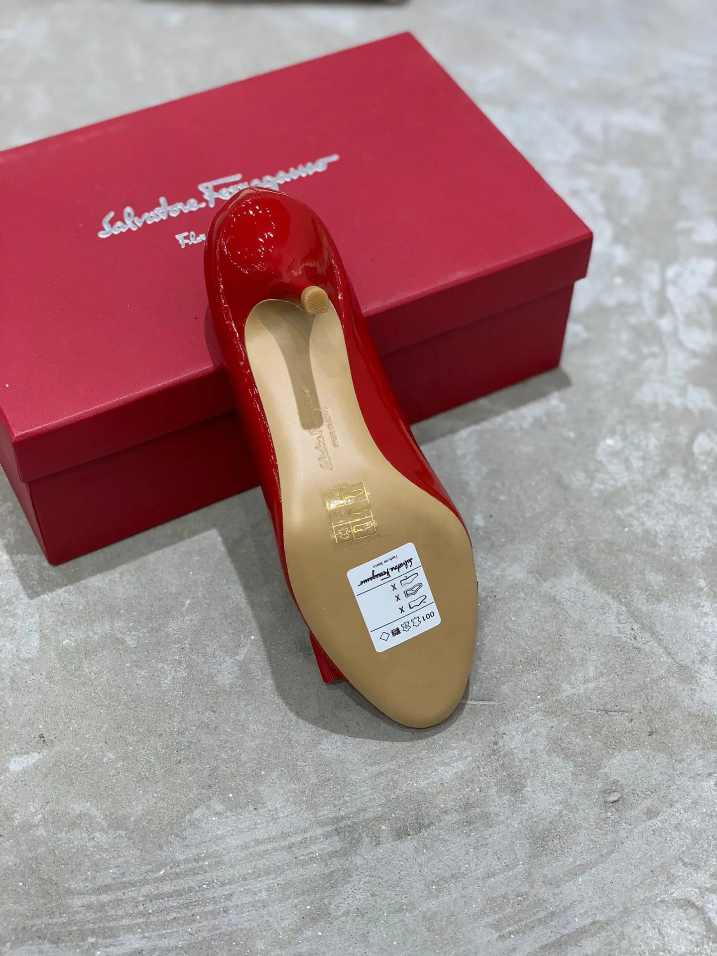 Туфли Женские Salvatore Ferragamo 18340726