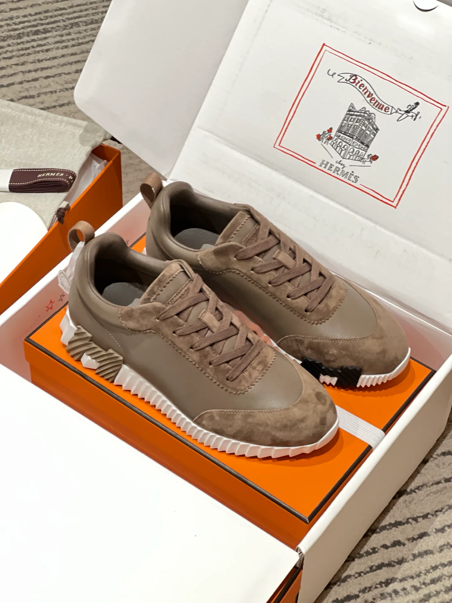 Кроссовки Женские Hermes 18080319