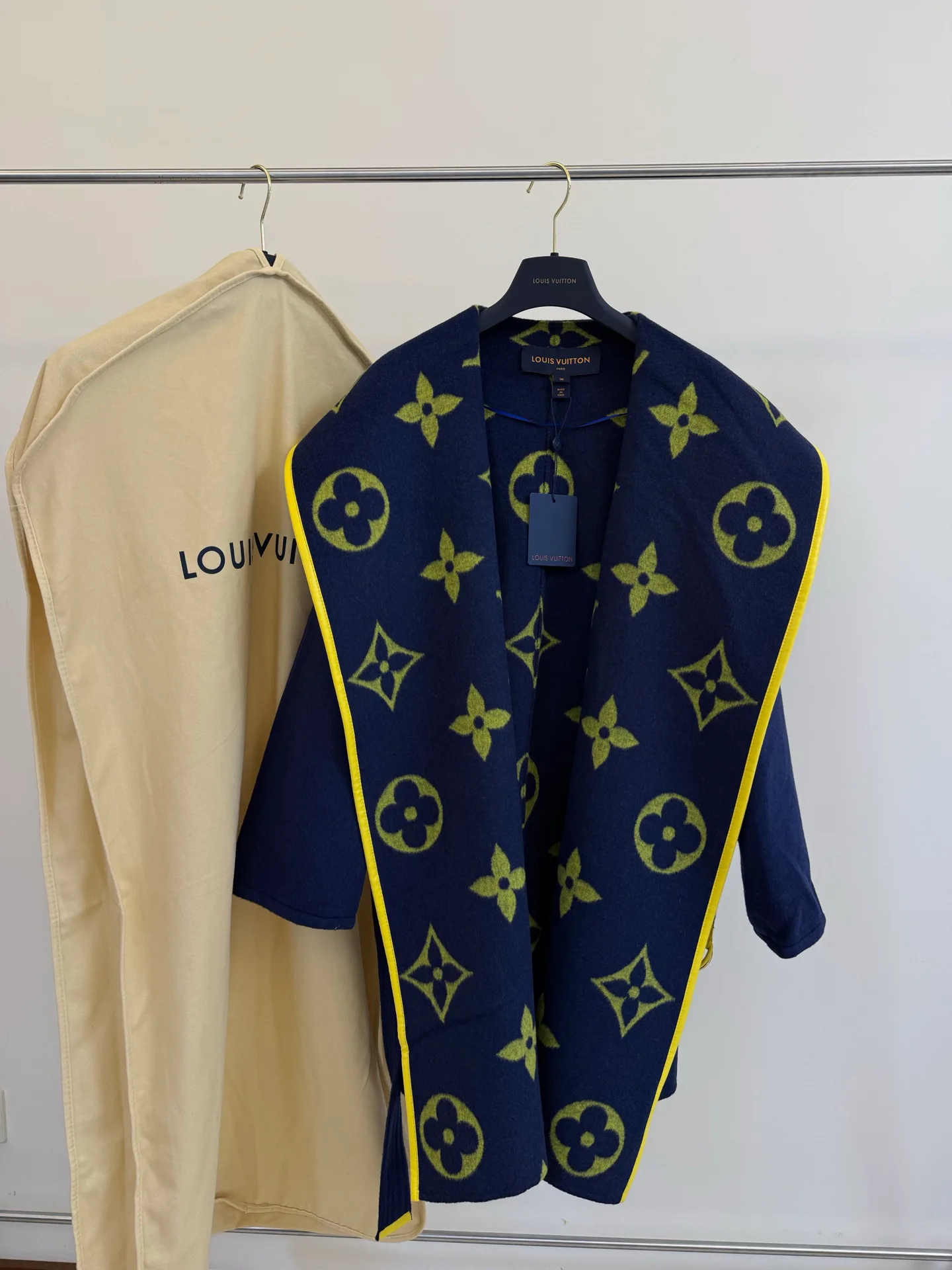 Пальто Женские Louis Vuitton 18601491