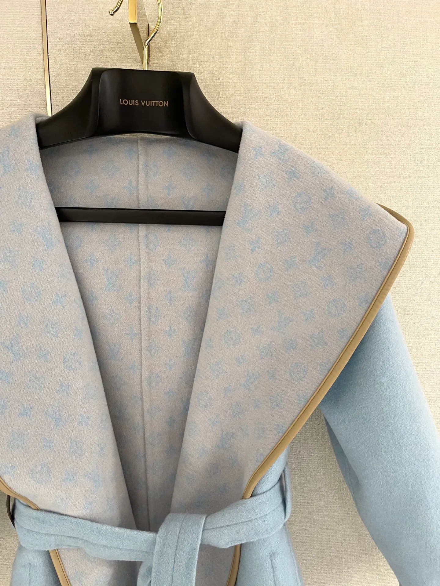 Пальто Женские Louis Vuitton 226421