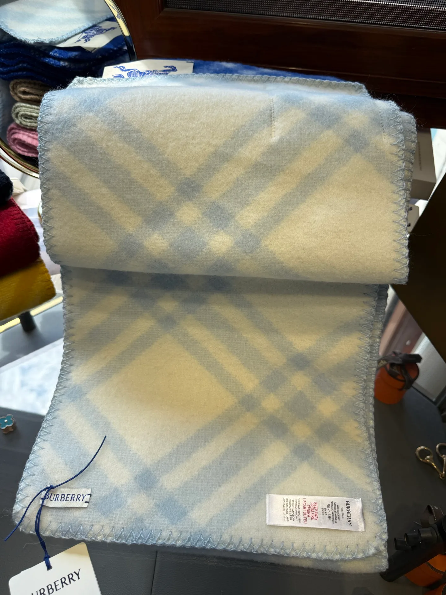 Шарфы Burberry 3874279