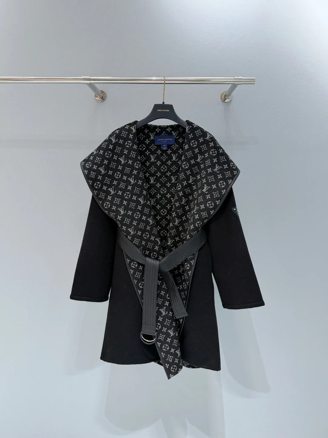 Пальто Женские Louis Vuitton 18617812