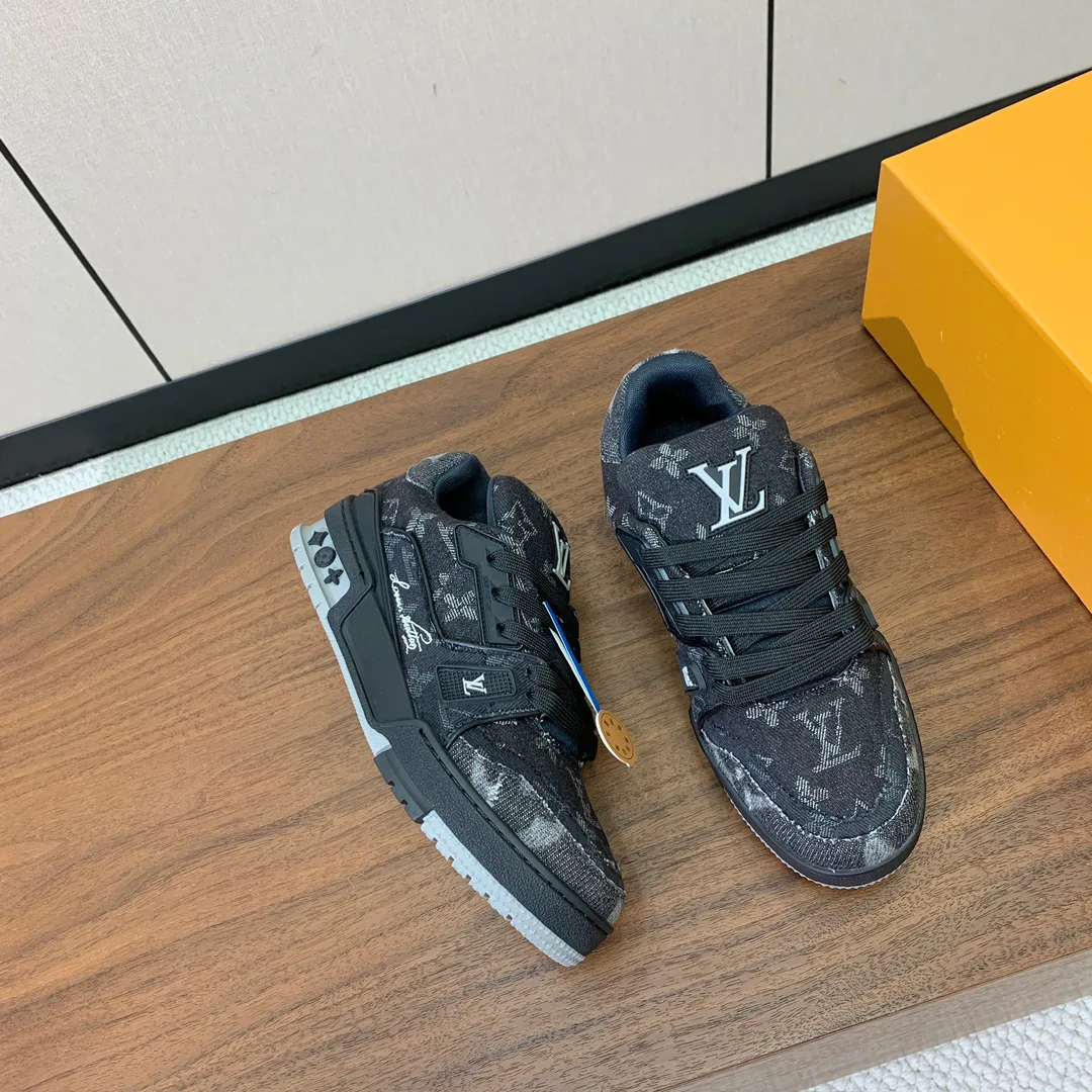 Кроссовки Женские Louis Vuitton 10236197