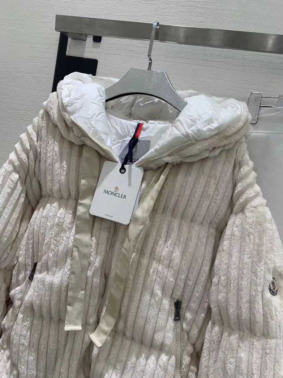 Куртки И Пуховики Женские Moncler 18869348