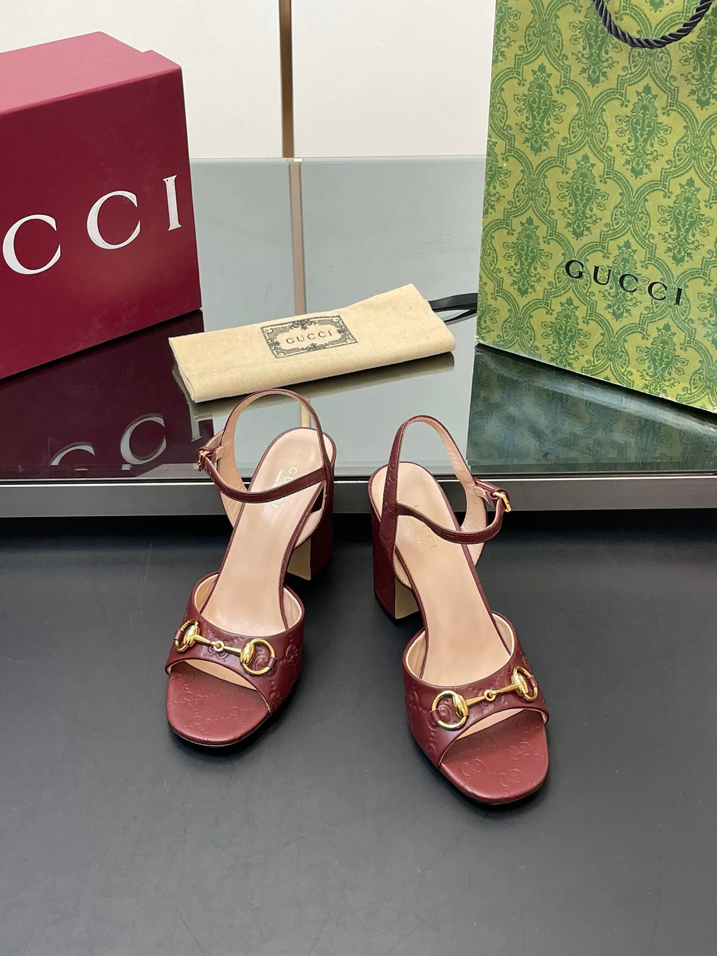 Босоножки Женские Gucci 17614707