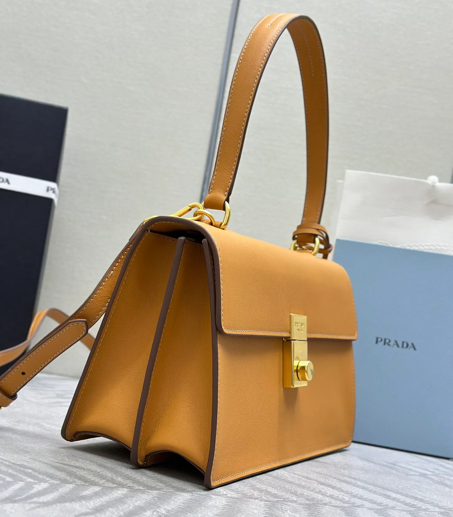 Сумки На Ремне Женские Prada 11462441