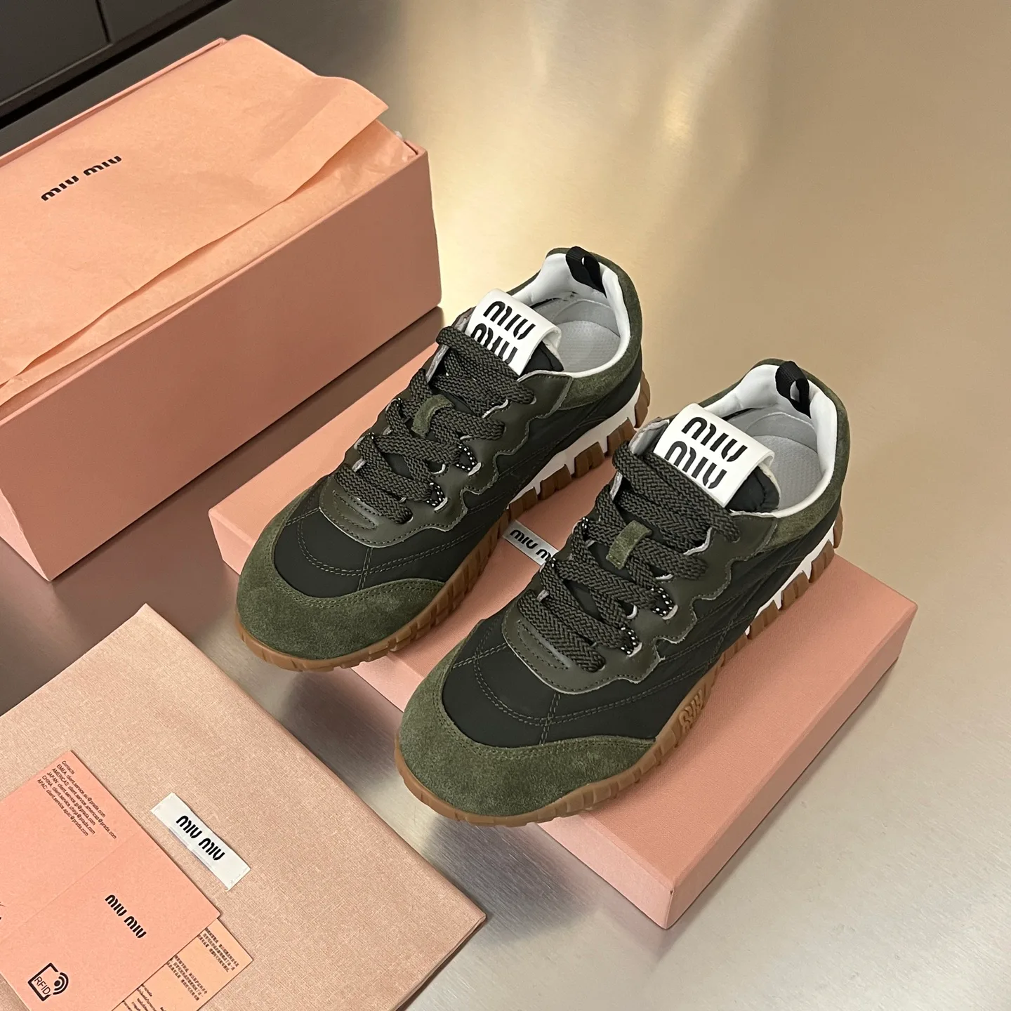 Кроссовки Женские Miu Miu 17968639