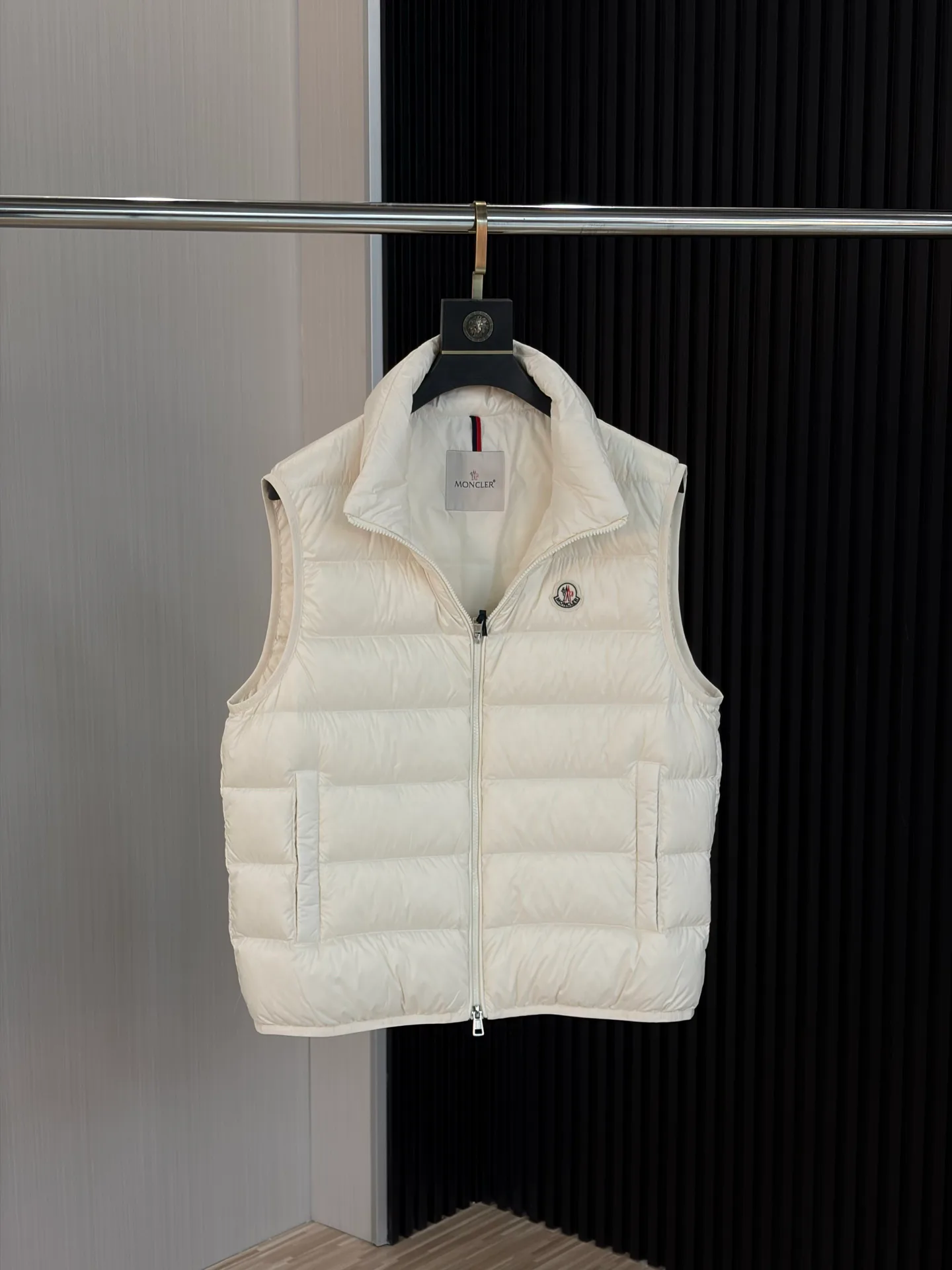 Жилеты Женские Moncler 18689144