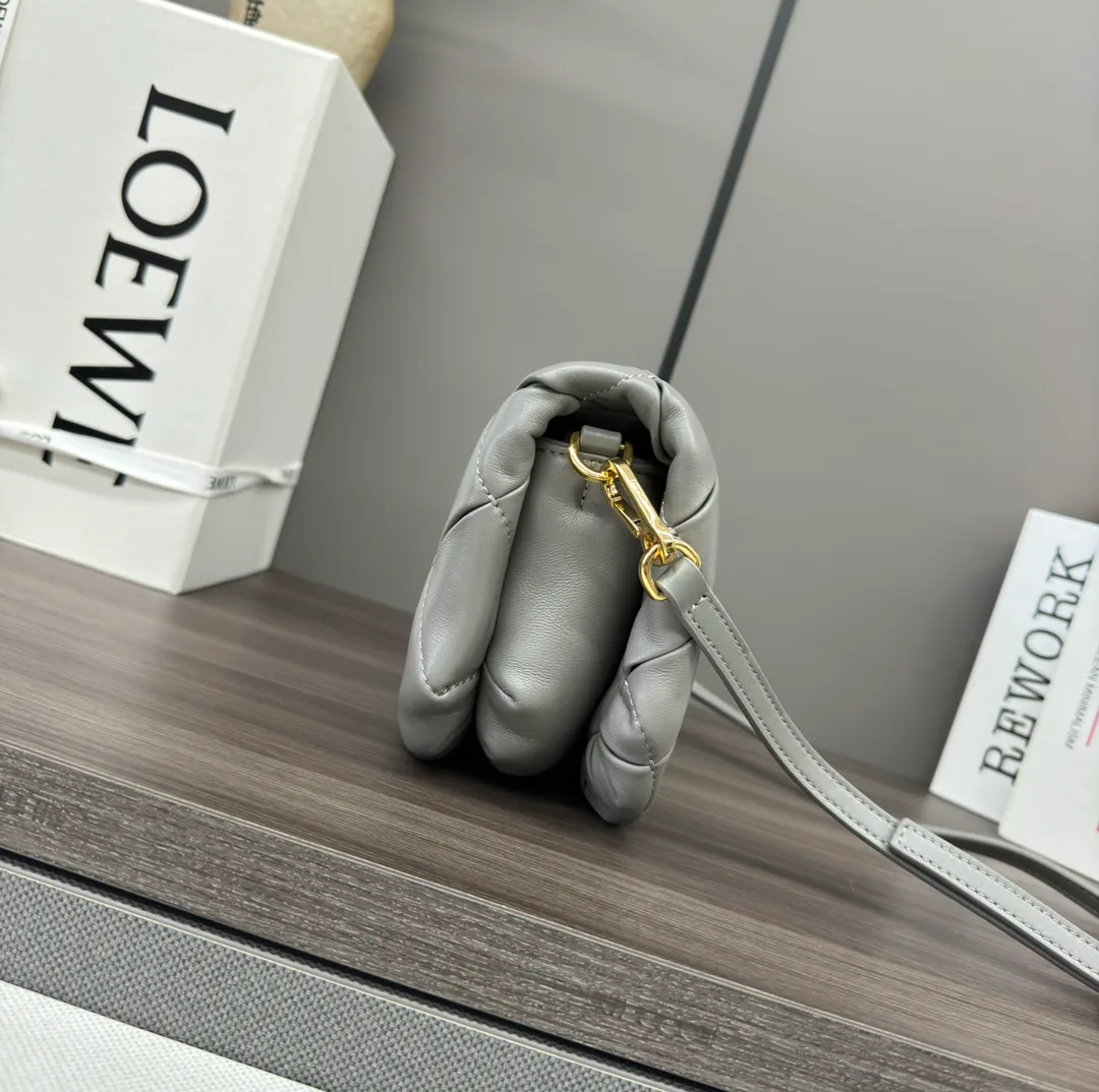 Классические Сумки Женские Loewe 6447970