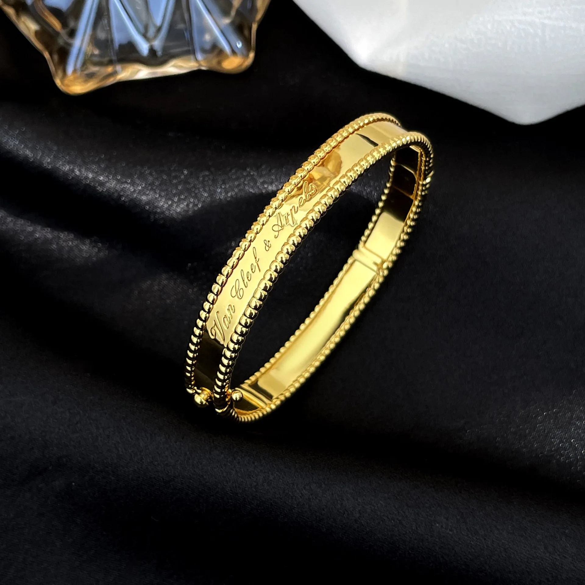 Бижутерия Van Cleef & Arpels 17173407