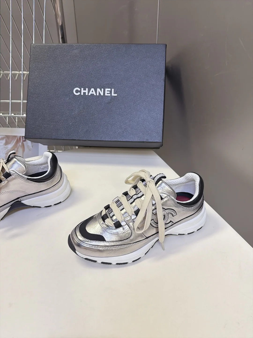 Кроссовки Женские Chanel 18693090