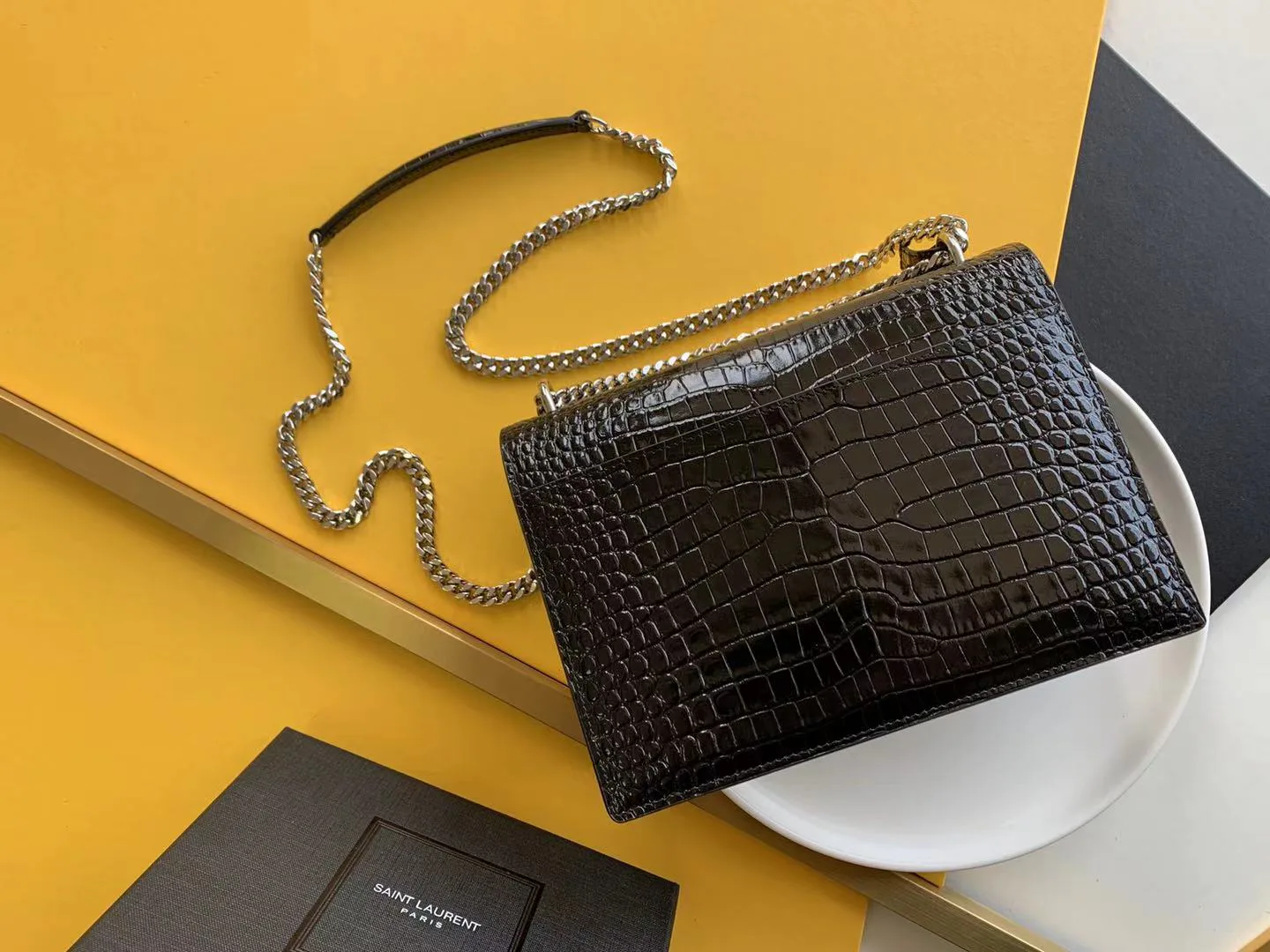 Классические Сумки Женские Saint Laurent 17385928