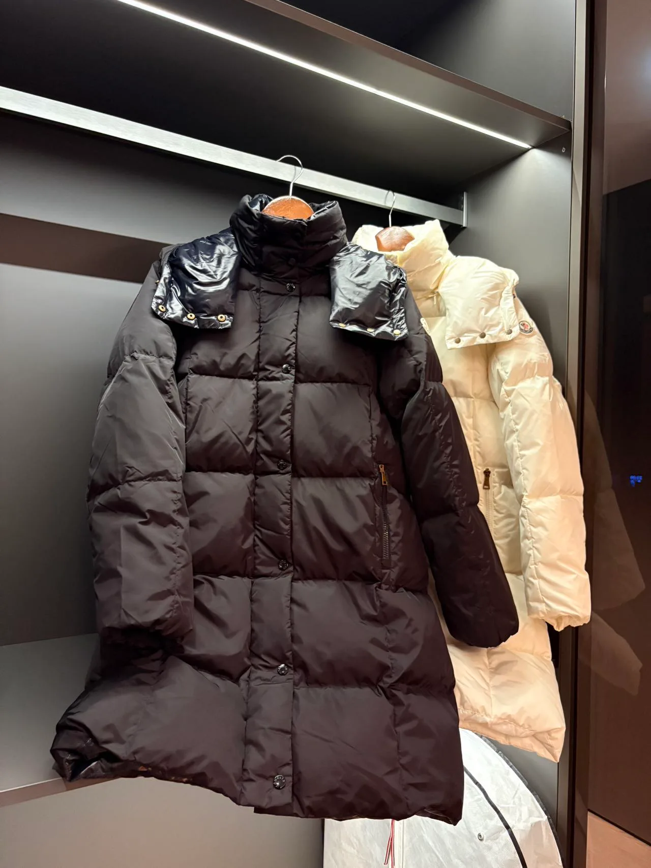 Куртки И Пуховики Женские Moncler 18599904