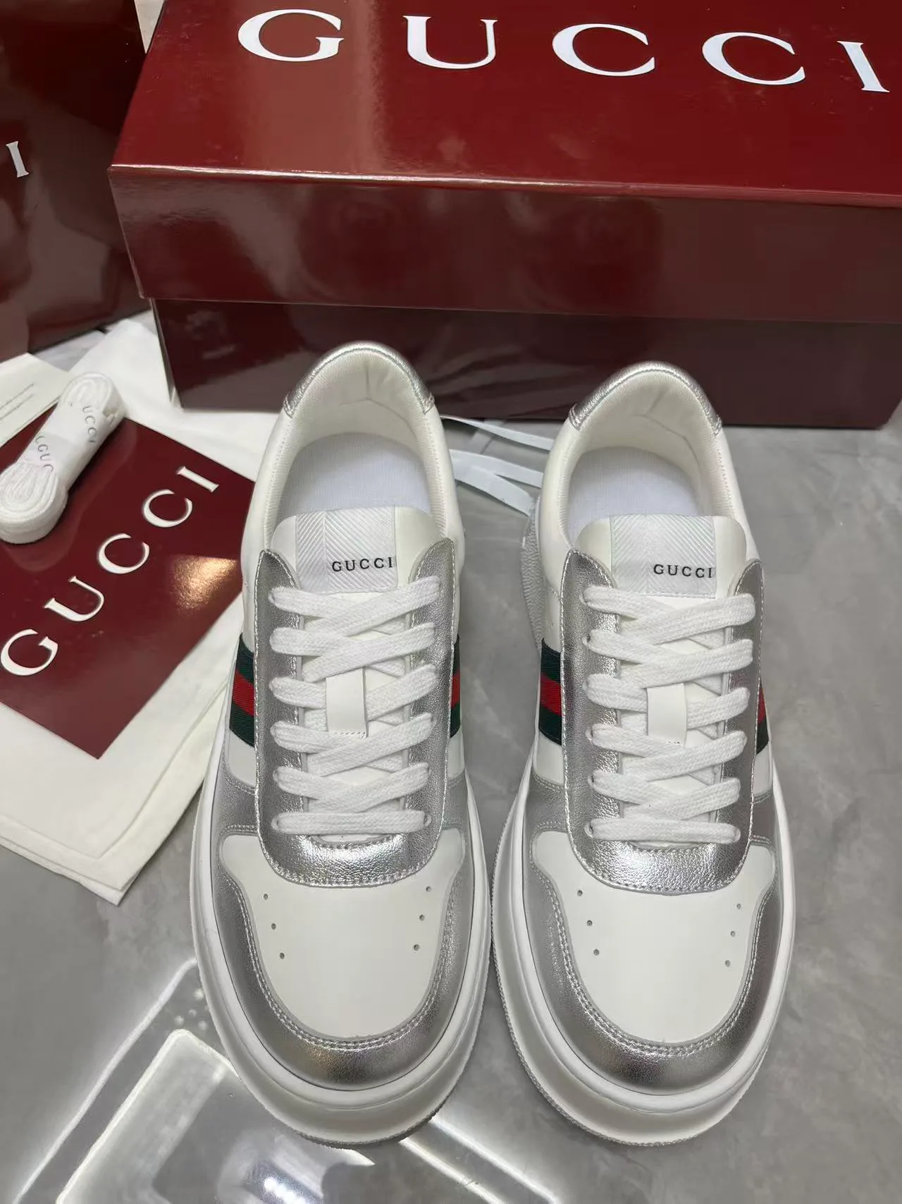 Кроссовки Женские Gucci 17620412