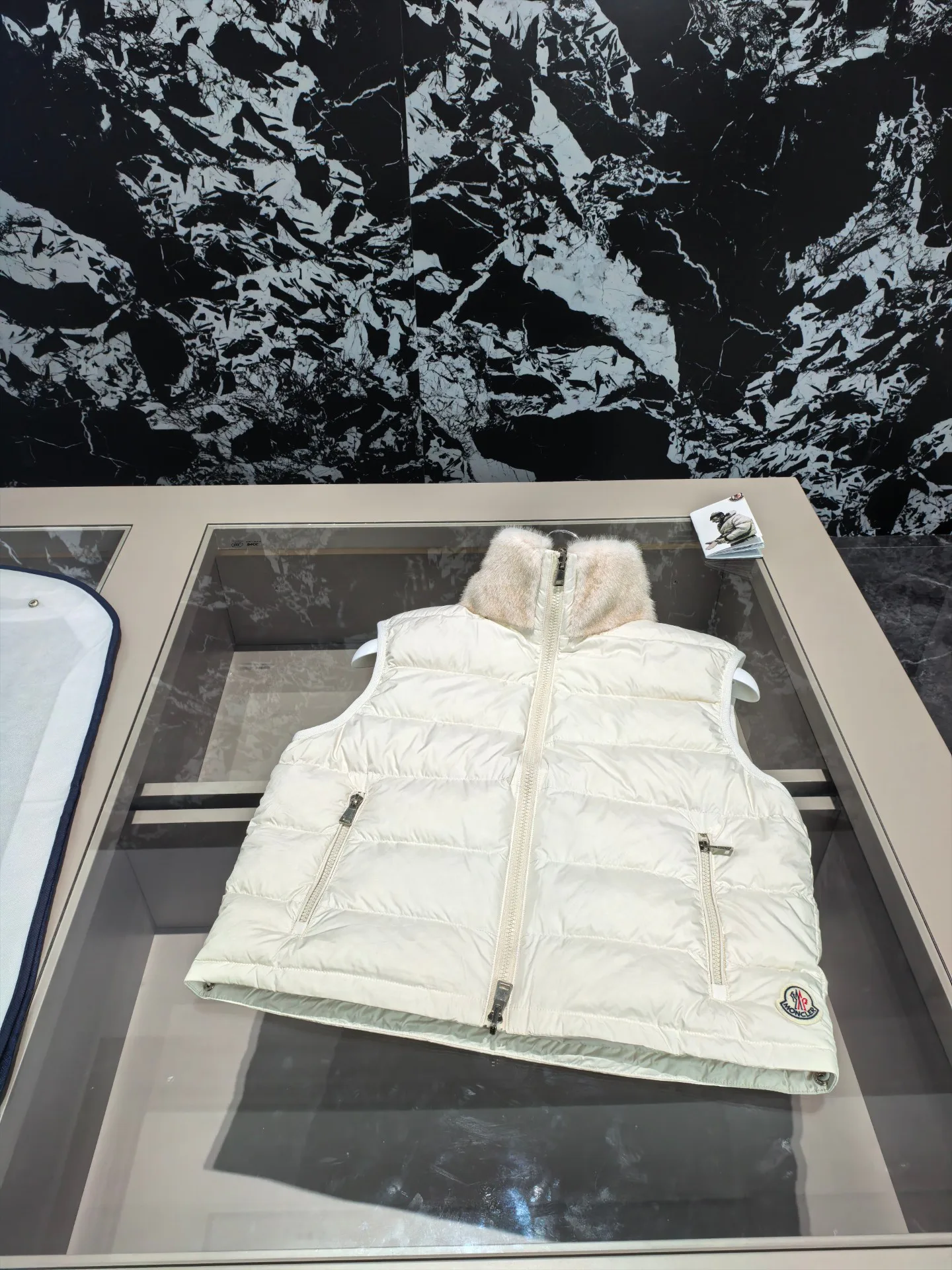 Куртки И Пуховики Женские Moncler 18725325