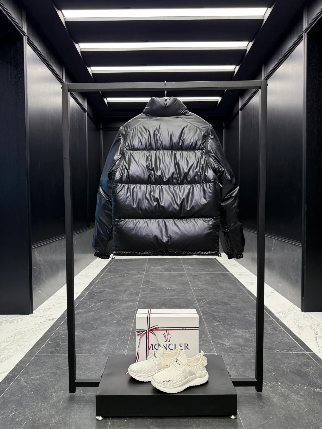 Куртки И Пуховики Мужские Moncler 250504