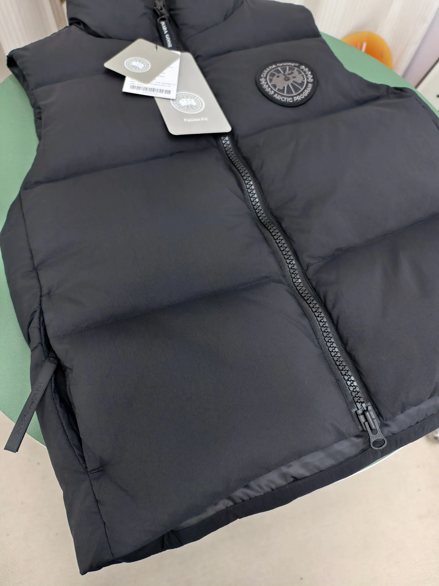 Жилеты Женские Canada Goose 4022681