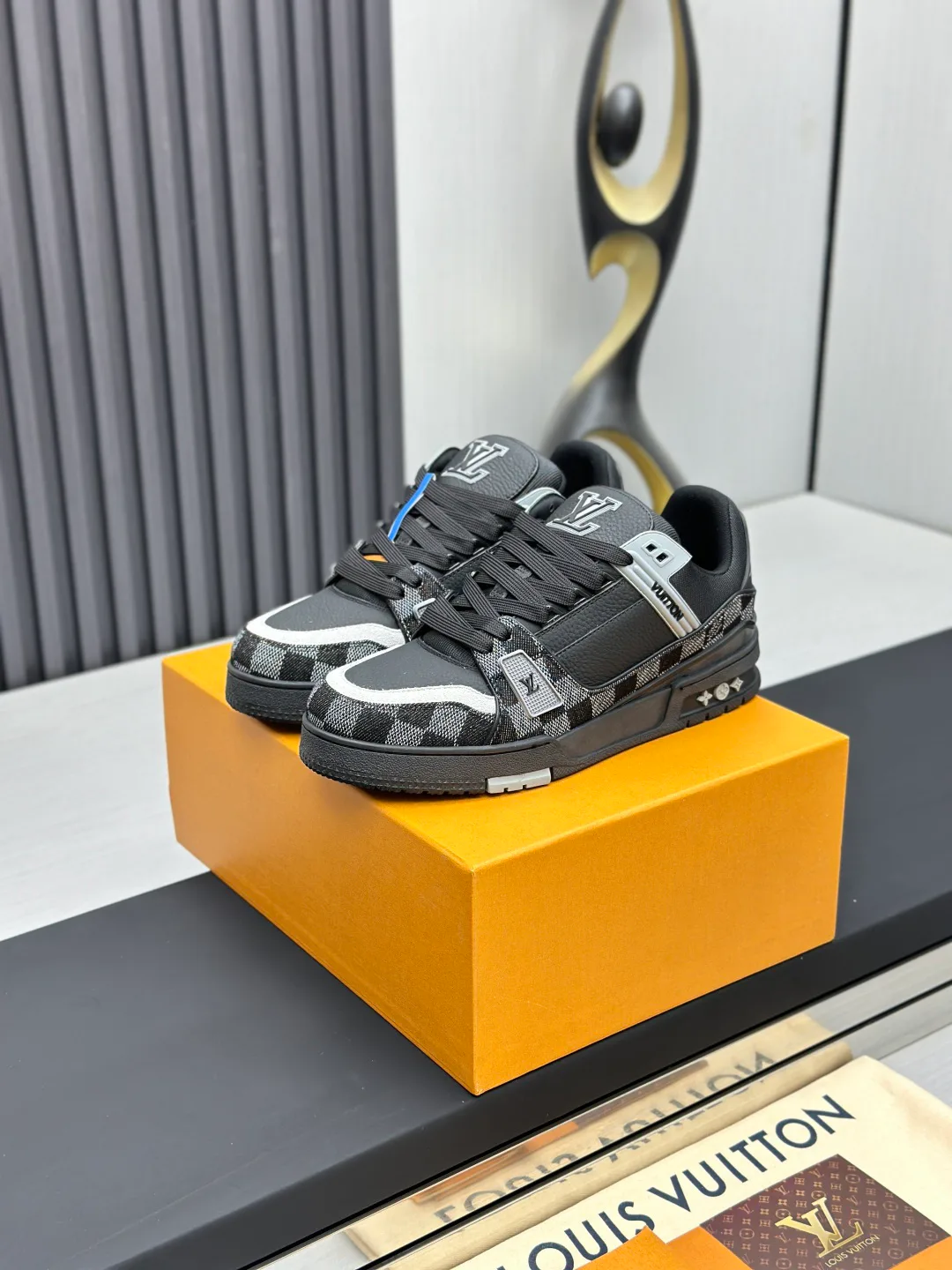 Кроссовки Женские Louis Vuitton 9581133