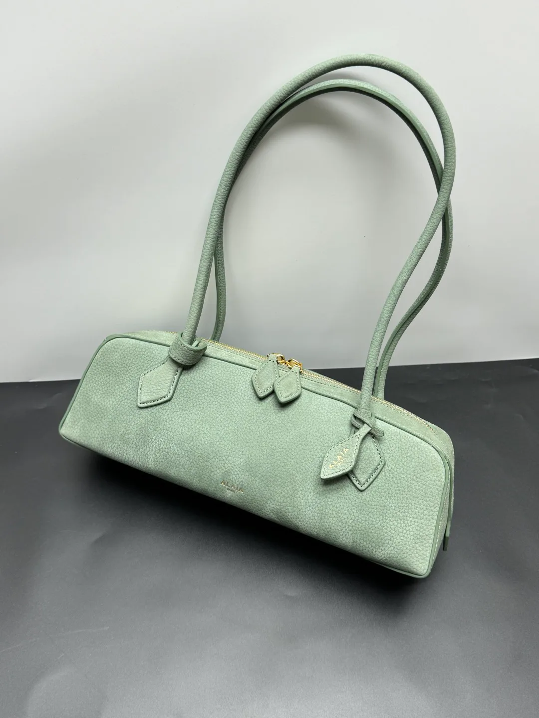 Классические Сумки Женские Alaia 11667414