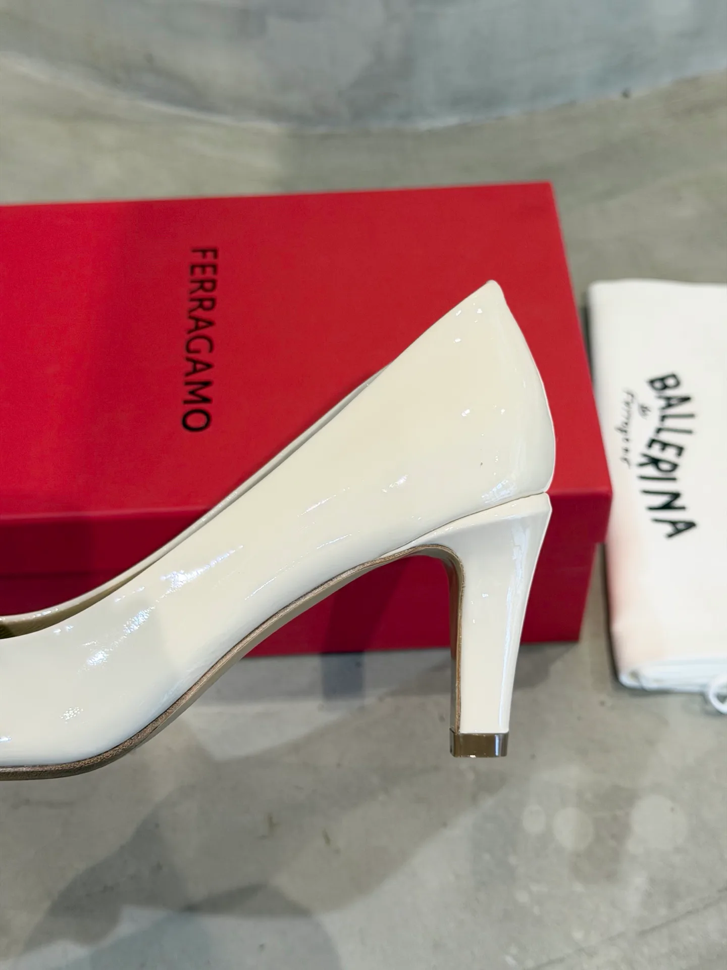 Туфли Женские Salvatore Ferragamo 11675379