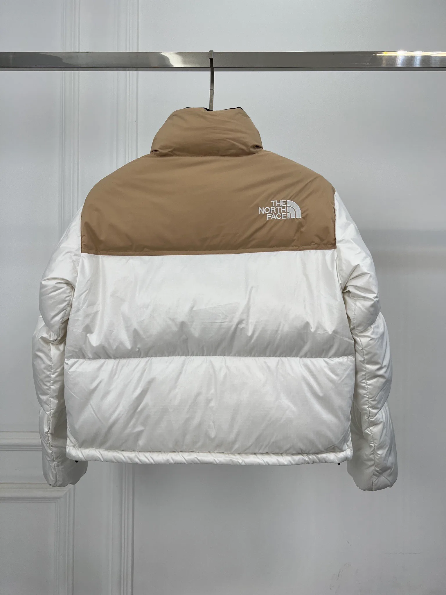 Куртки И Пуховики Женские The North Face 18415989