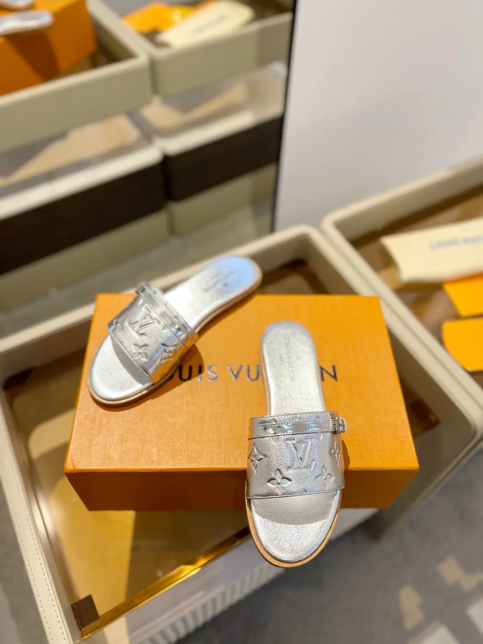 Сандалии Женские Louis Vuitton 9623578