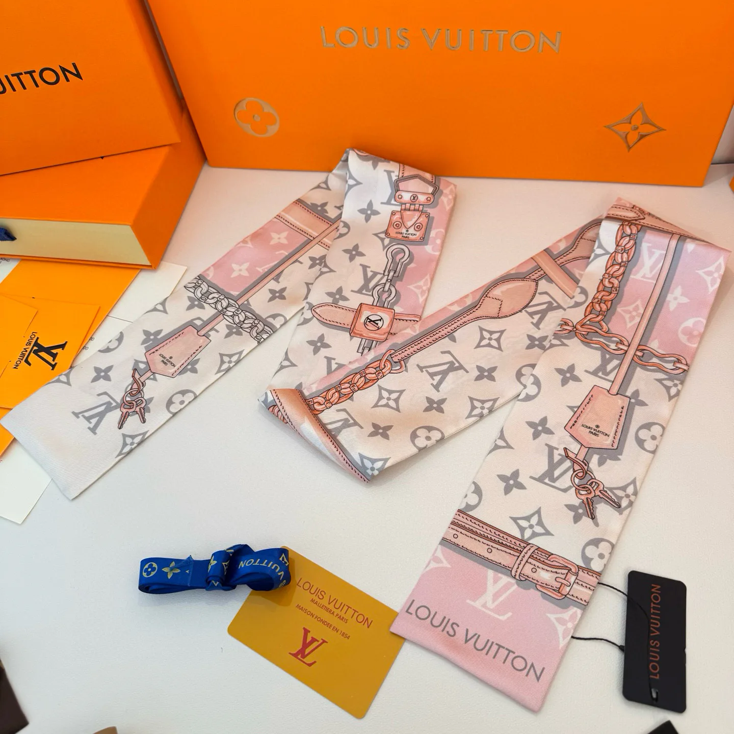 Шарфы Louis Vuitton 23385