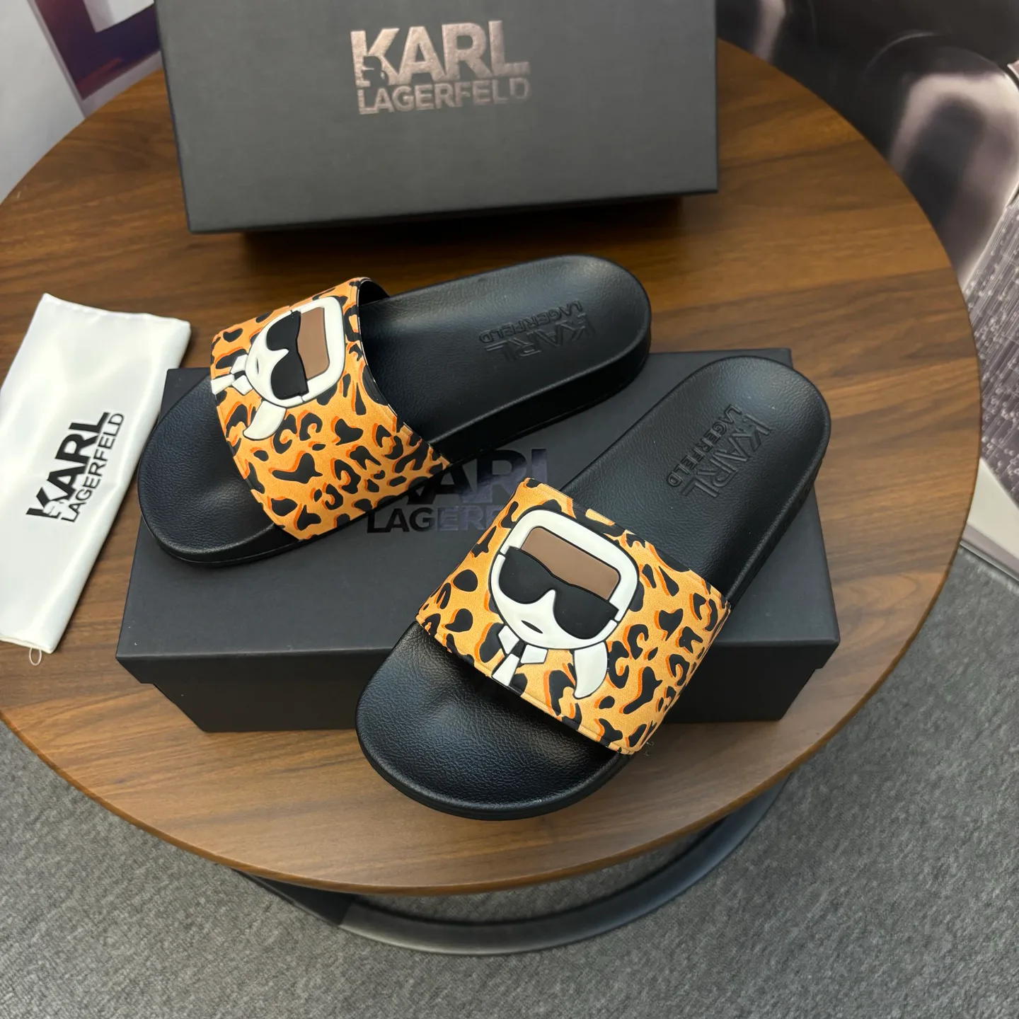 Шлепанцы Женские Karl Lagerfeld 10776052