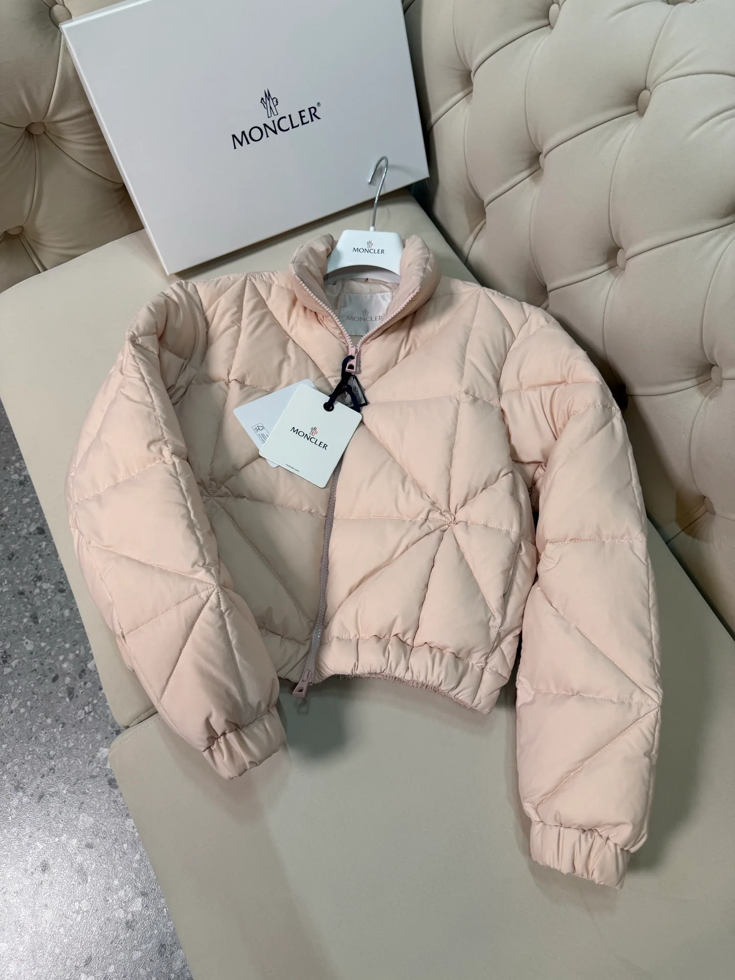 Куртки И Пуховики Женские Moncler 18825228