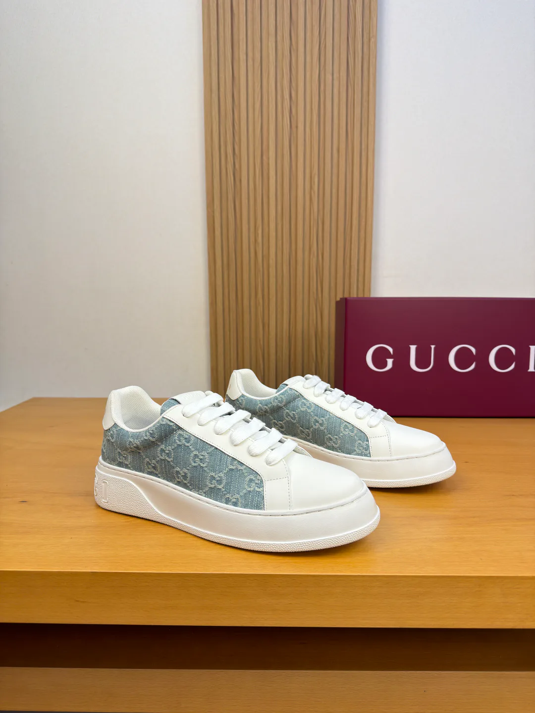 Кроссовки Женские Gucci 18781753