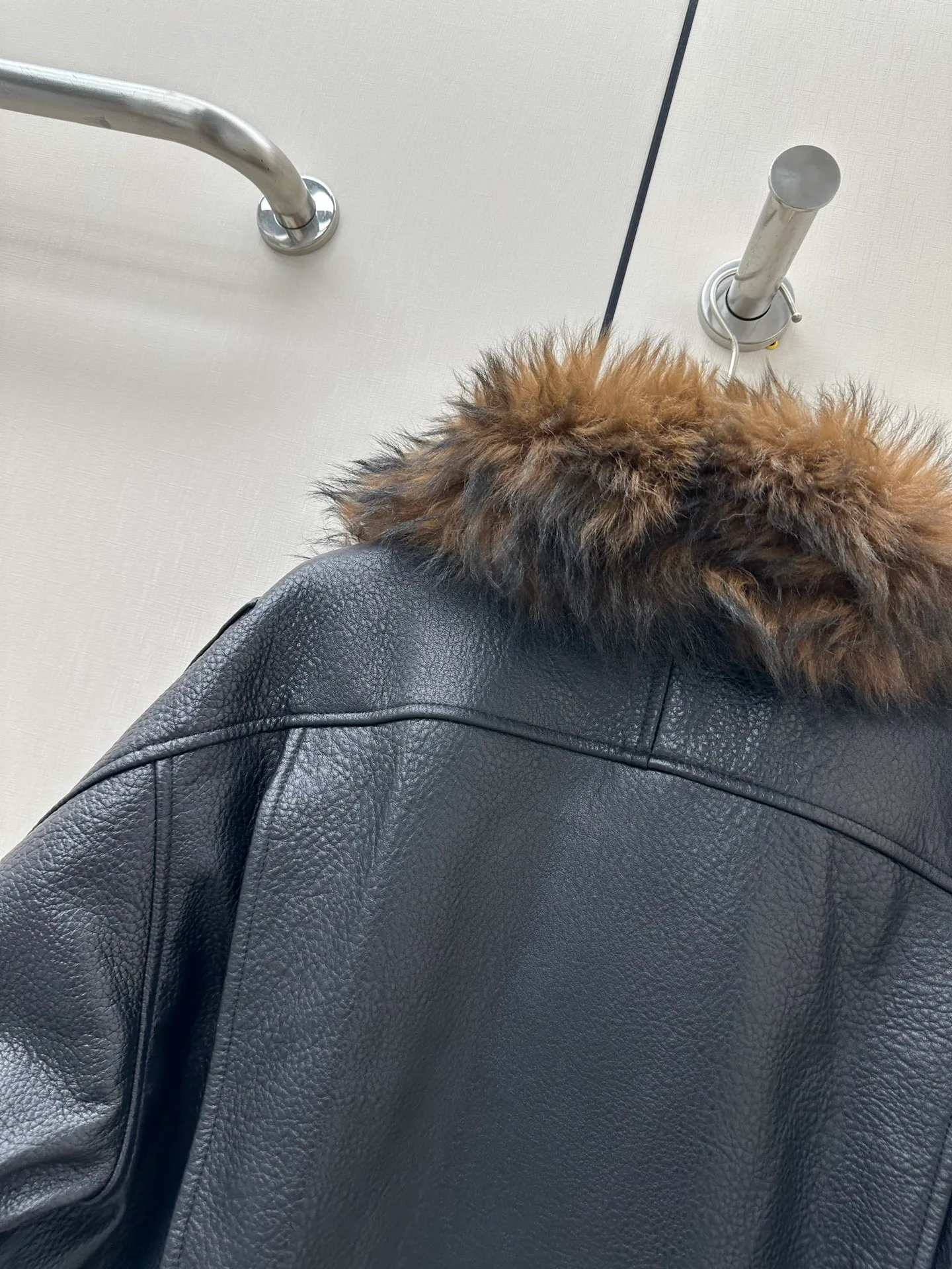 Кожаные Куртки И Дублёнки Женские Saint Laurent 19213533