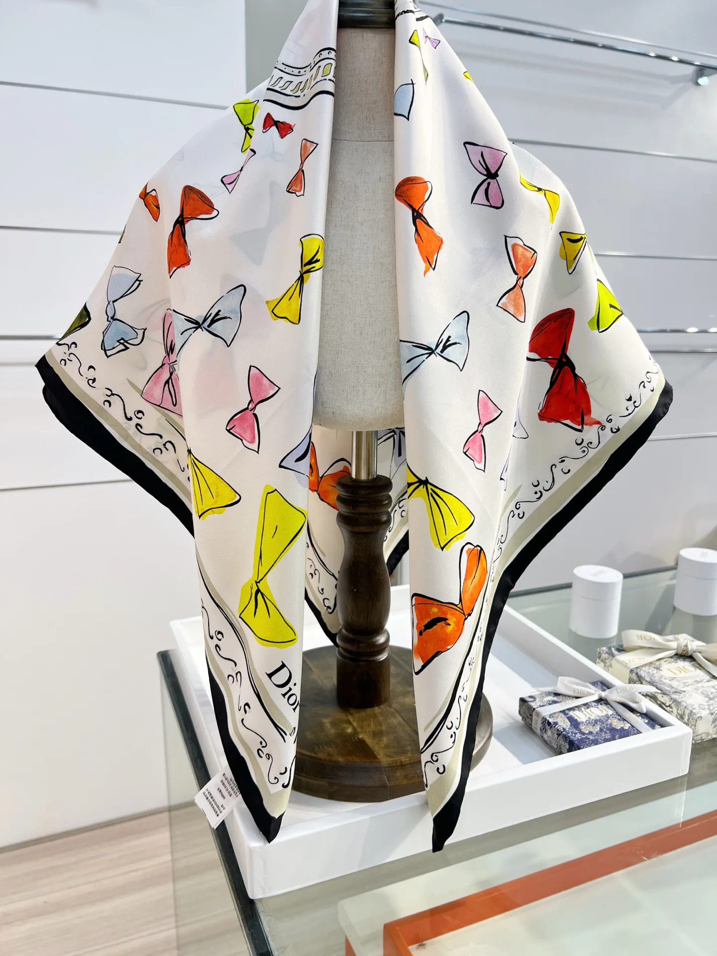 Платки Christian Dior 17754374