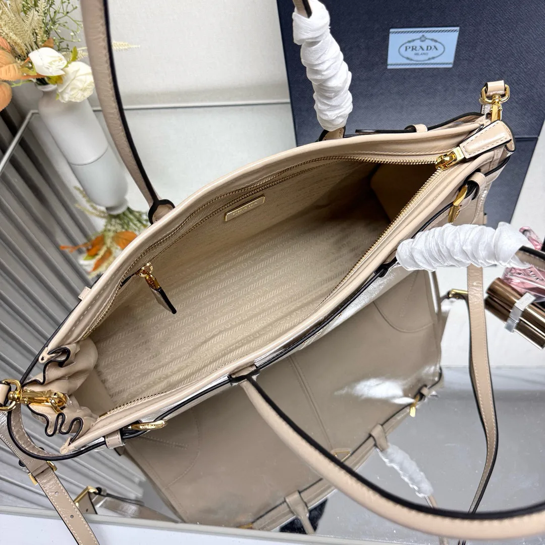 Классические Сумки Женские Prada 10446816