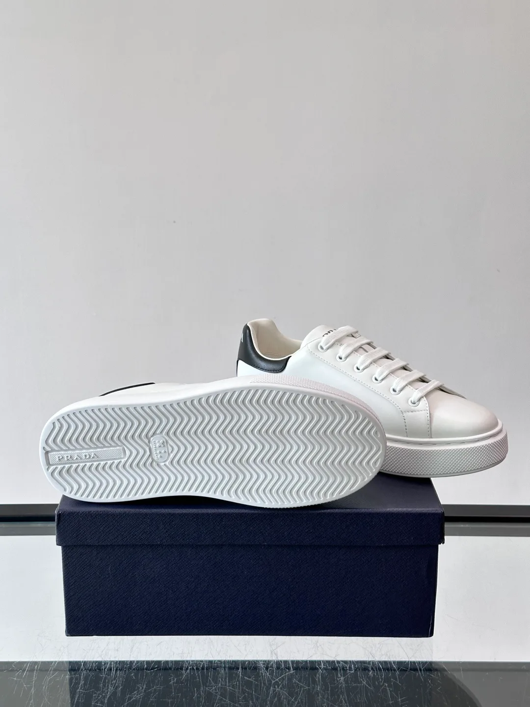 Кроссовки Мужские Prada 17588528