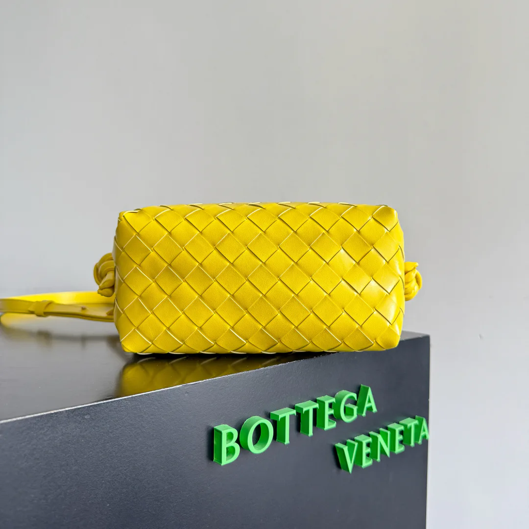 Сумки На Ремне Женские Bottega Veneta 11655665