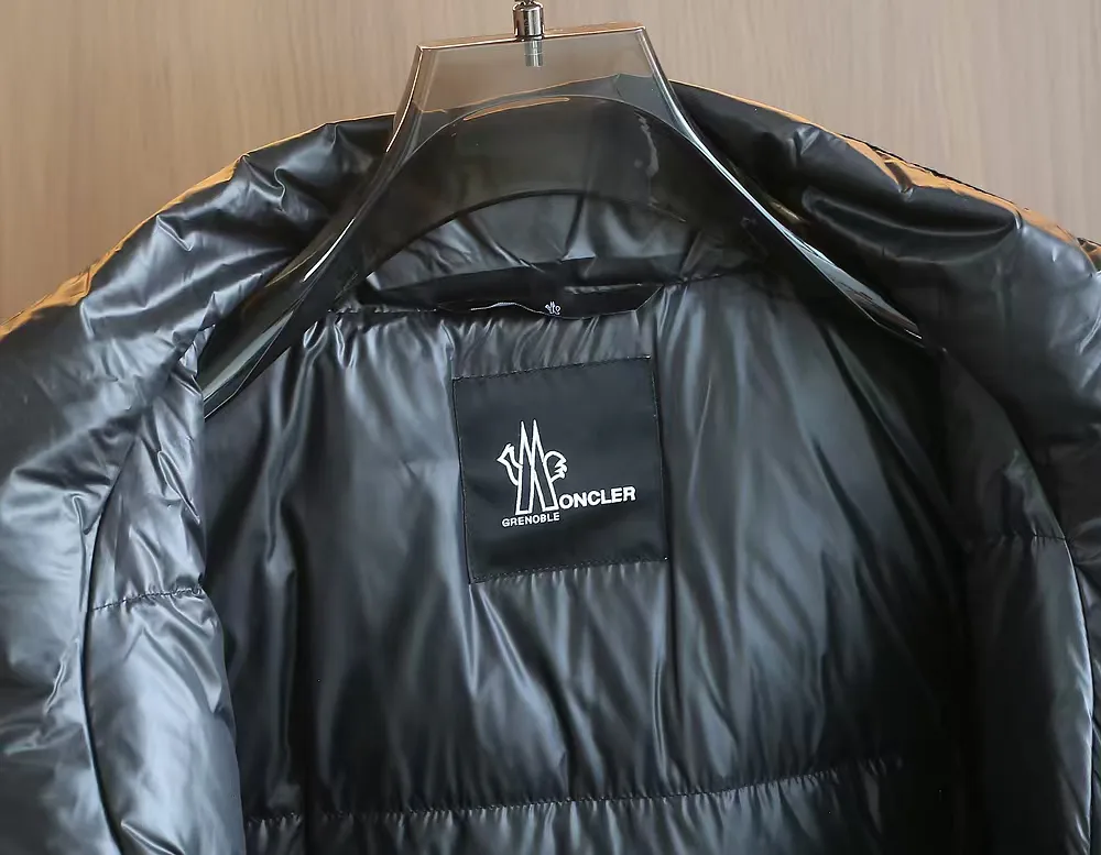 Куртки И Пуховики Мужские Moncler 384008
