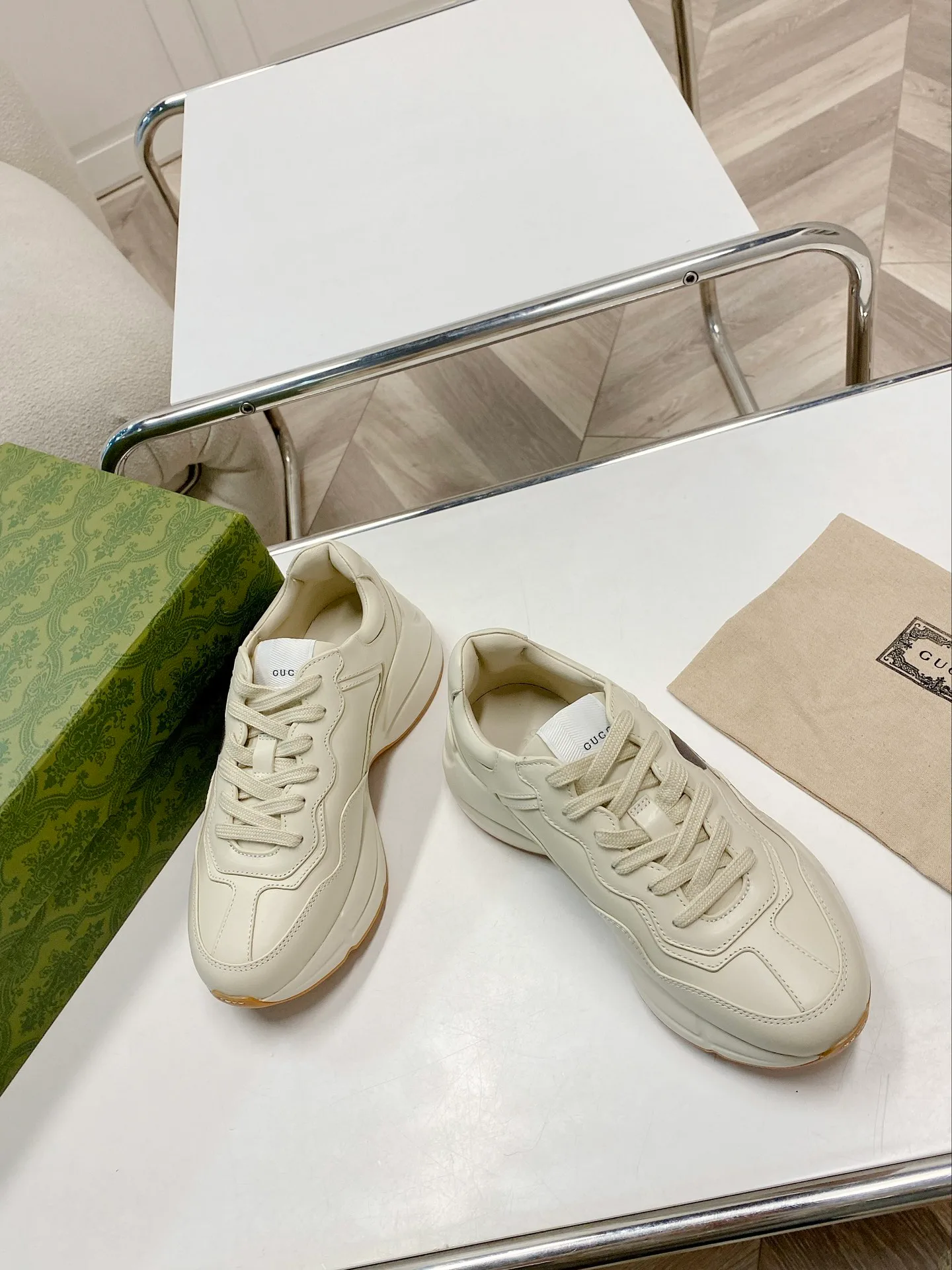 Кроссовки Женские Gucci 8979839